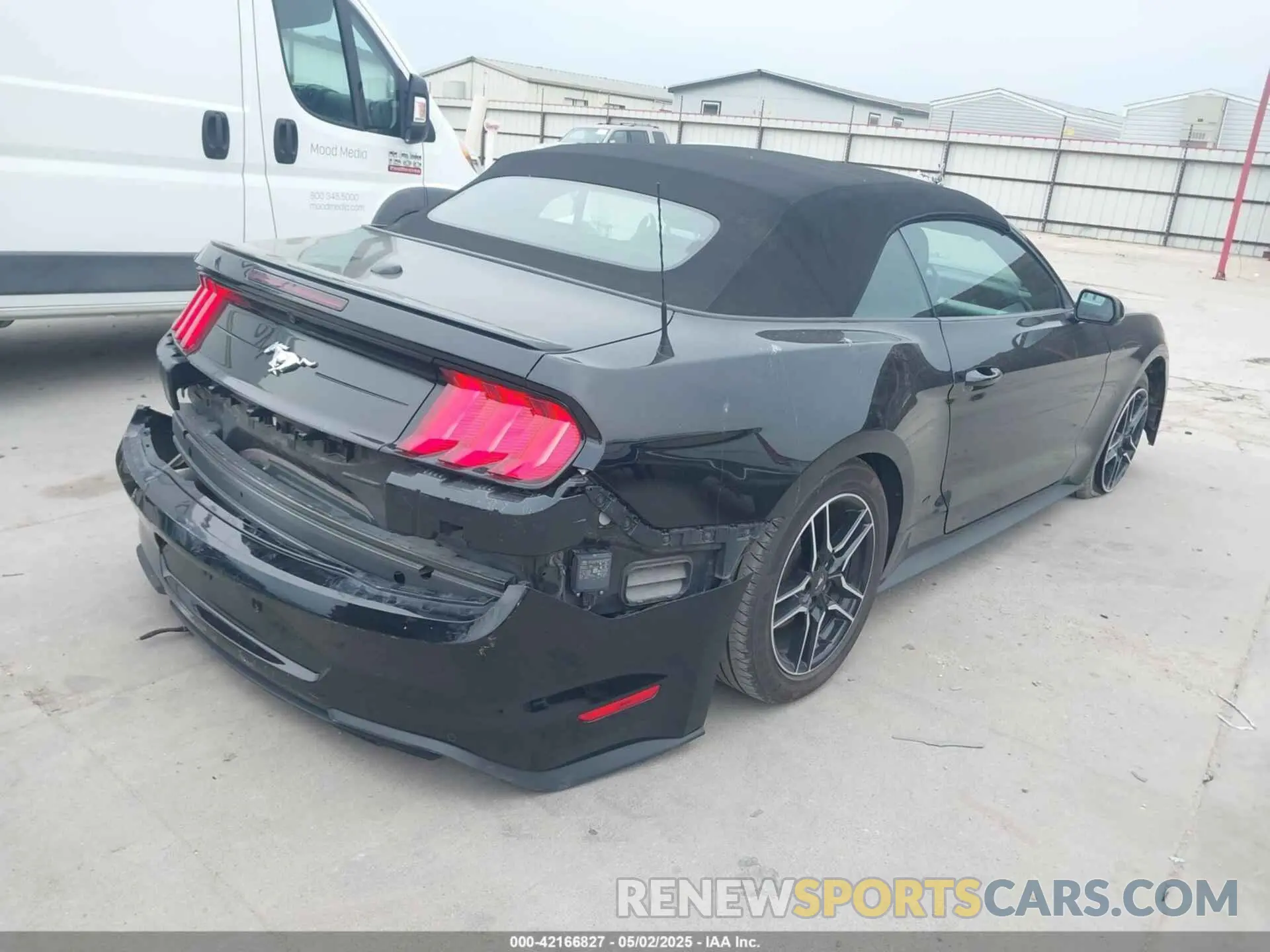 4 fotografías del automóvil dañado 1FATP8UH9P5103685 FORD MUSTANG 2023