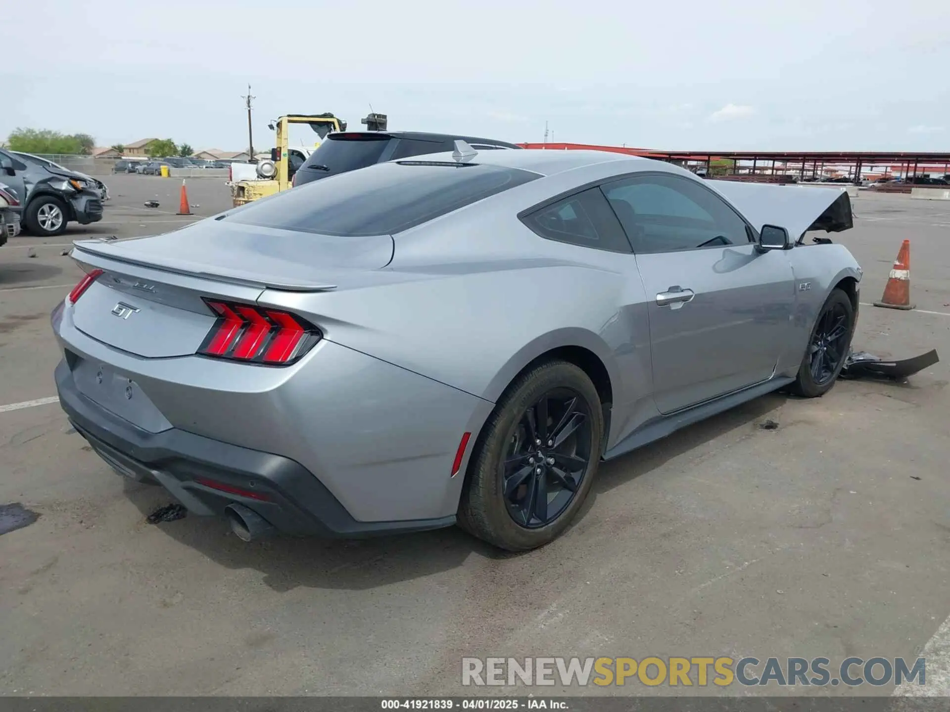 4 fotografías del automóvil dañado 1FA6P8CF0R5404605 FORD MUSTANG 2024