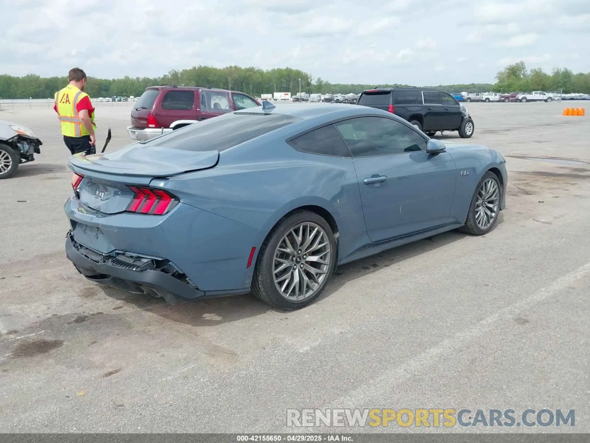 4 fotografías del automóvil dañado 1FA6P8CF0R5430394 FORD MUSTANG 2024