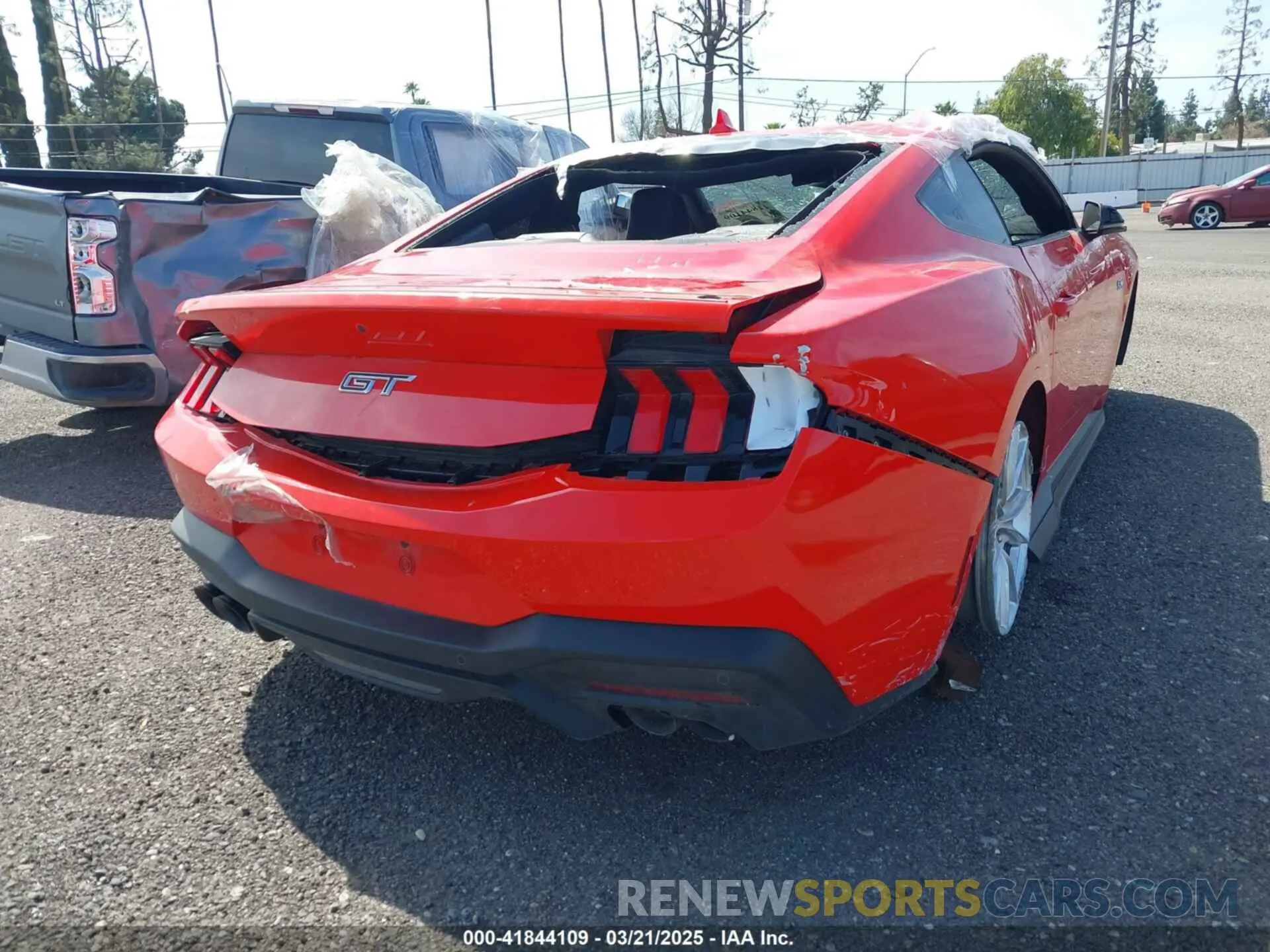 4 fotografías del automóvil dañado 1FA6P8CF4R5400881 FORD MUSTANG 2024