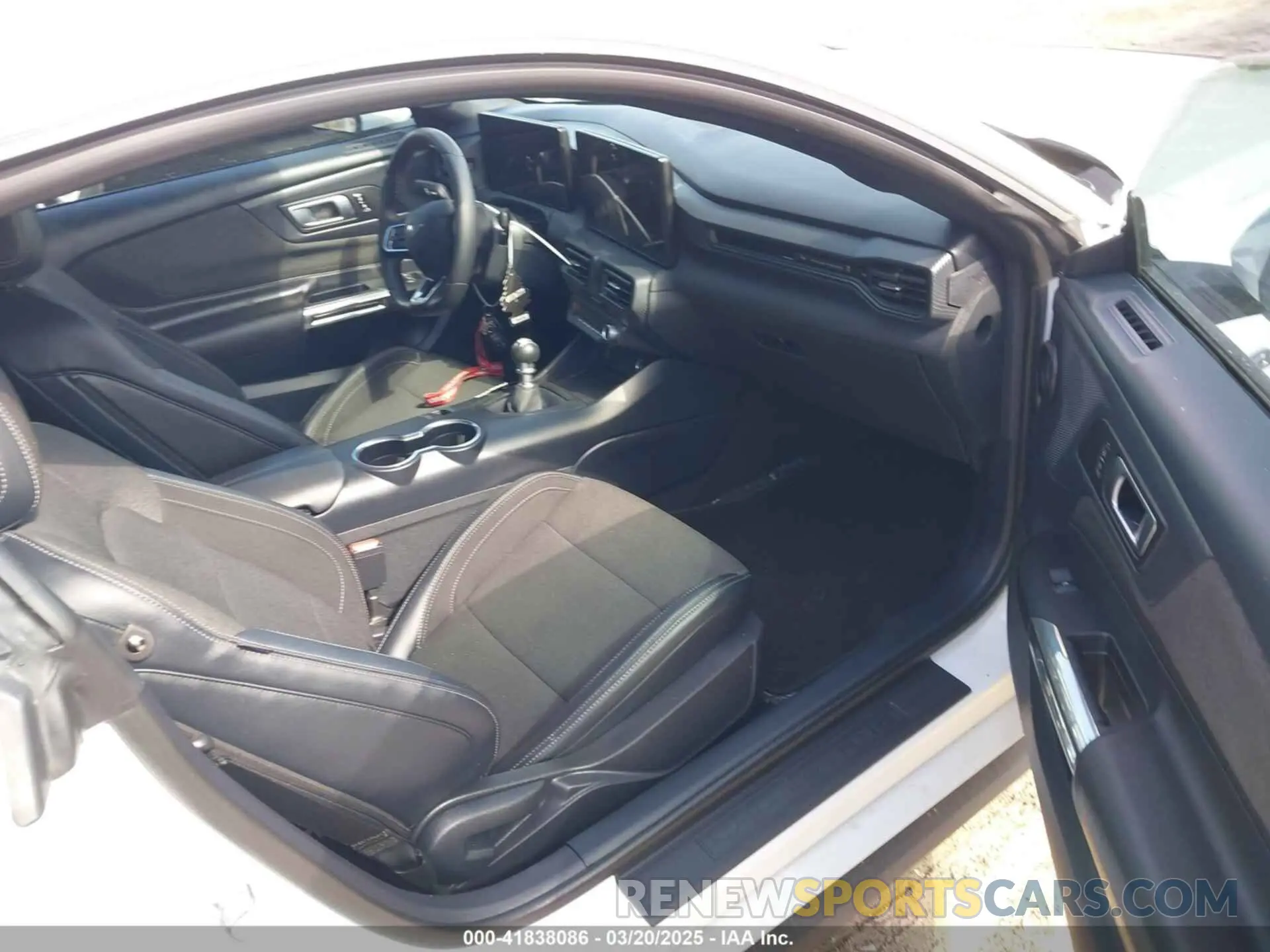 5 fotografías del automóvil dañado 1FA6P8CF4R5411654 FORD MUSTANG 2024