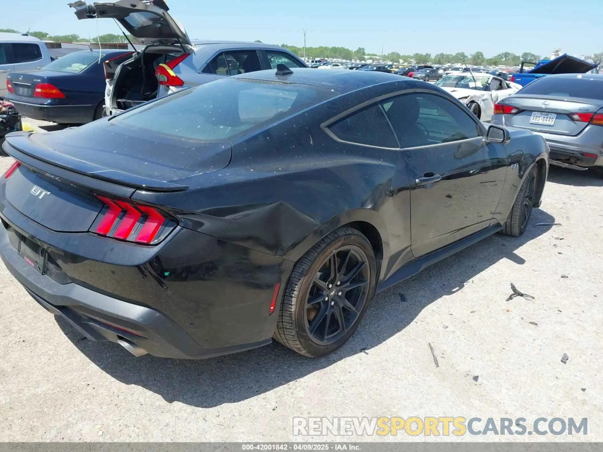 4 fotografías del automóvil dañado 1FA6P8CF4R5421522 FORD MUSTANG 2024