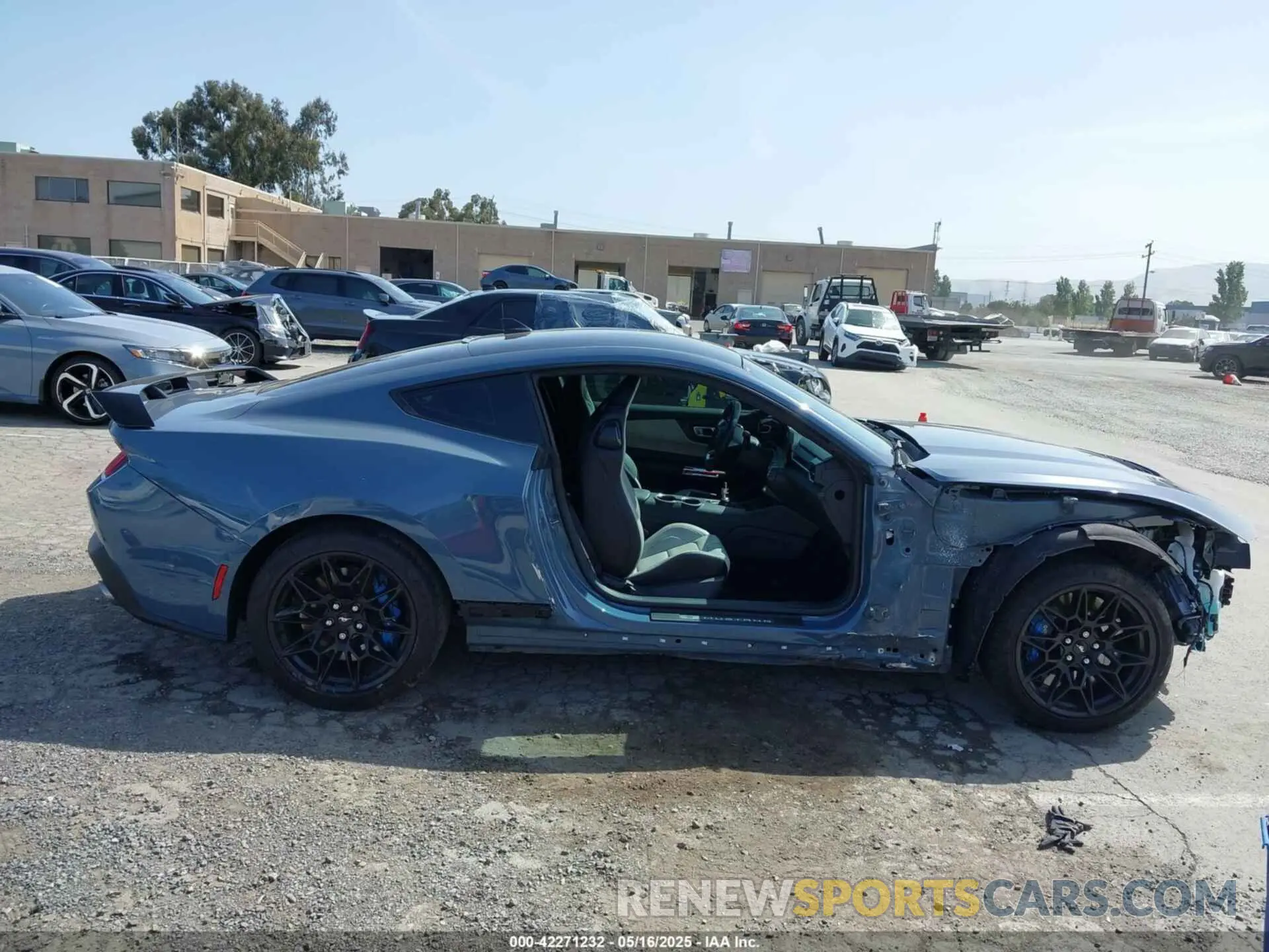 14 fotografías del automóvil dañado 1FA6P8CF7R5405332 FORD MUSTANG 2024