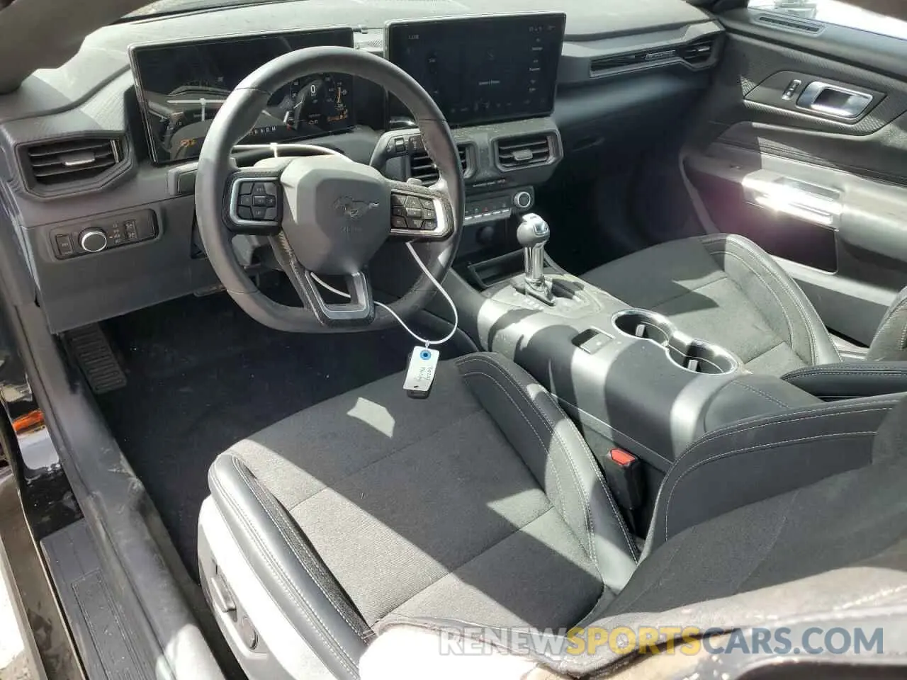 8 fotografías del automóvil dañado 1FA6P8CF7R5428738 FORD MUSTANG 2024