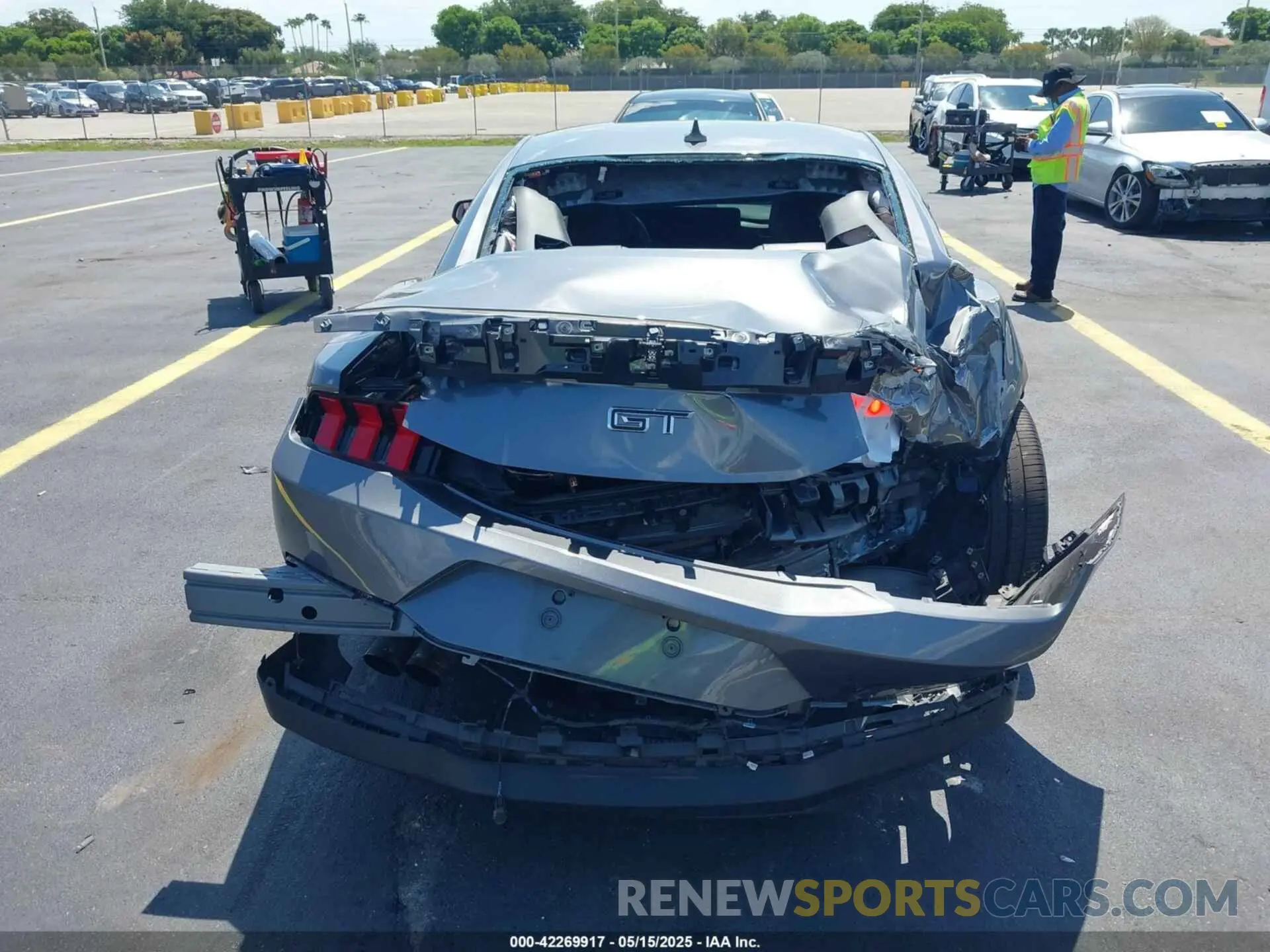 16 fotografías del automóvil dañado 1FA6P8CF8R5404304 FORD MUSTANG 2024