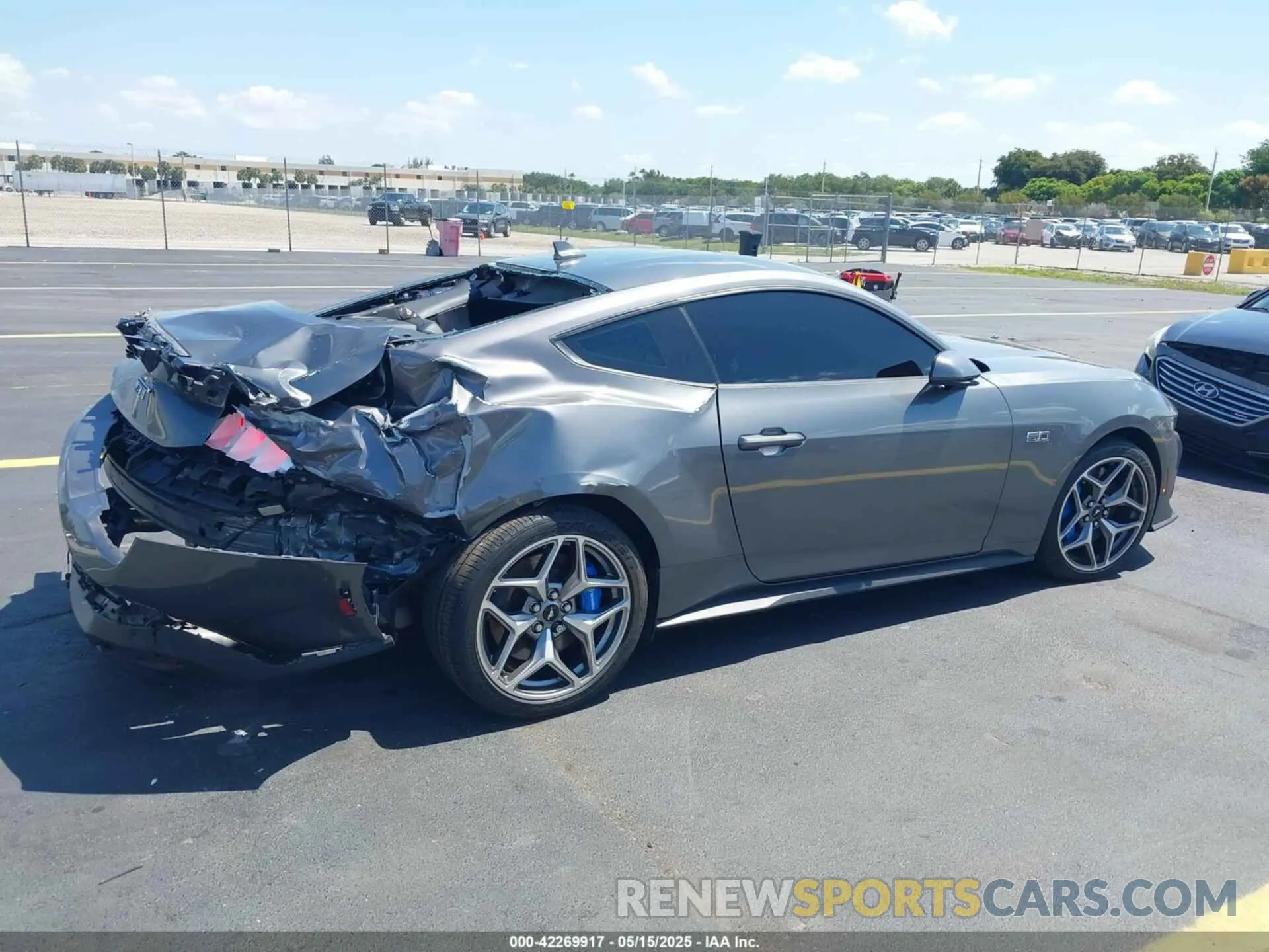 4 fotografías del automóvil dañado 1FA6P8CF8R5404304 FORD MUSTANG 2024