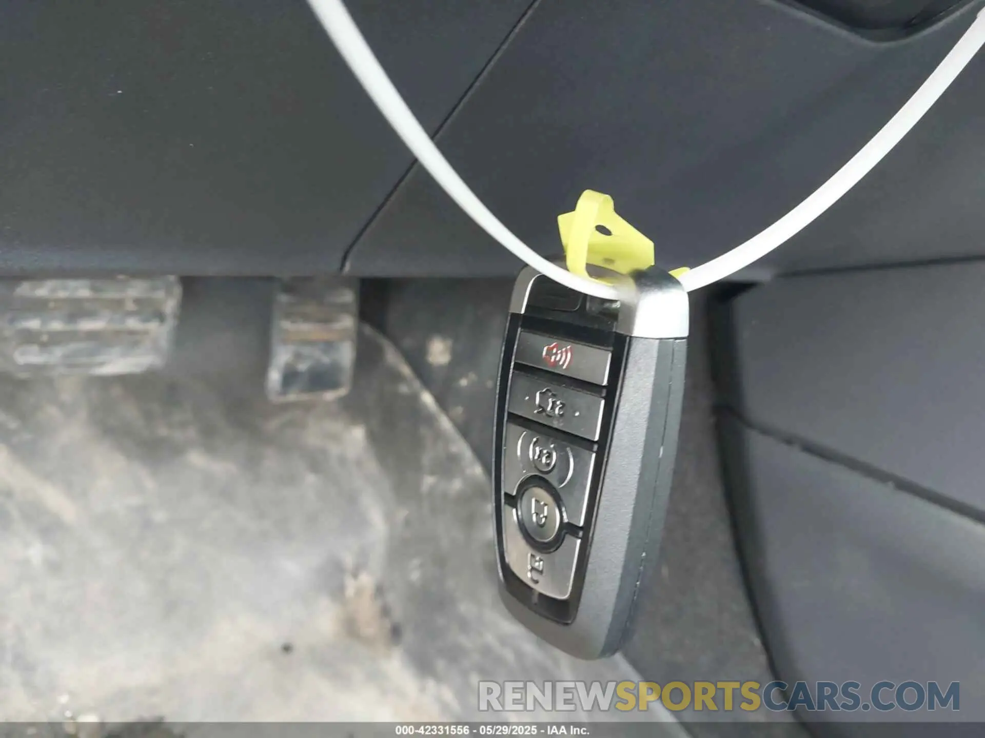 11 fotografías del automóvil dañado 1FA6P8CF8R5411835 FORD MUSTANG 2024