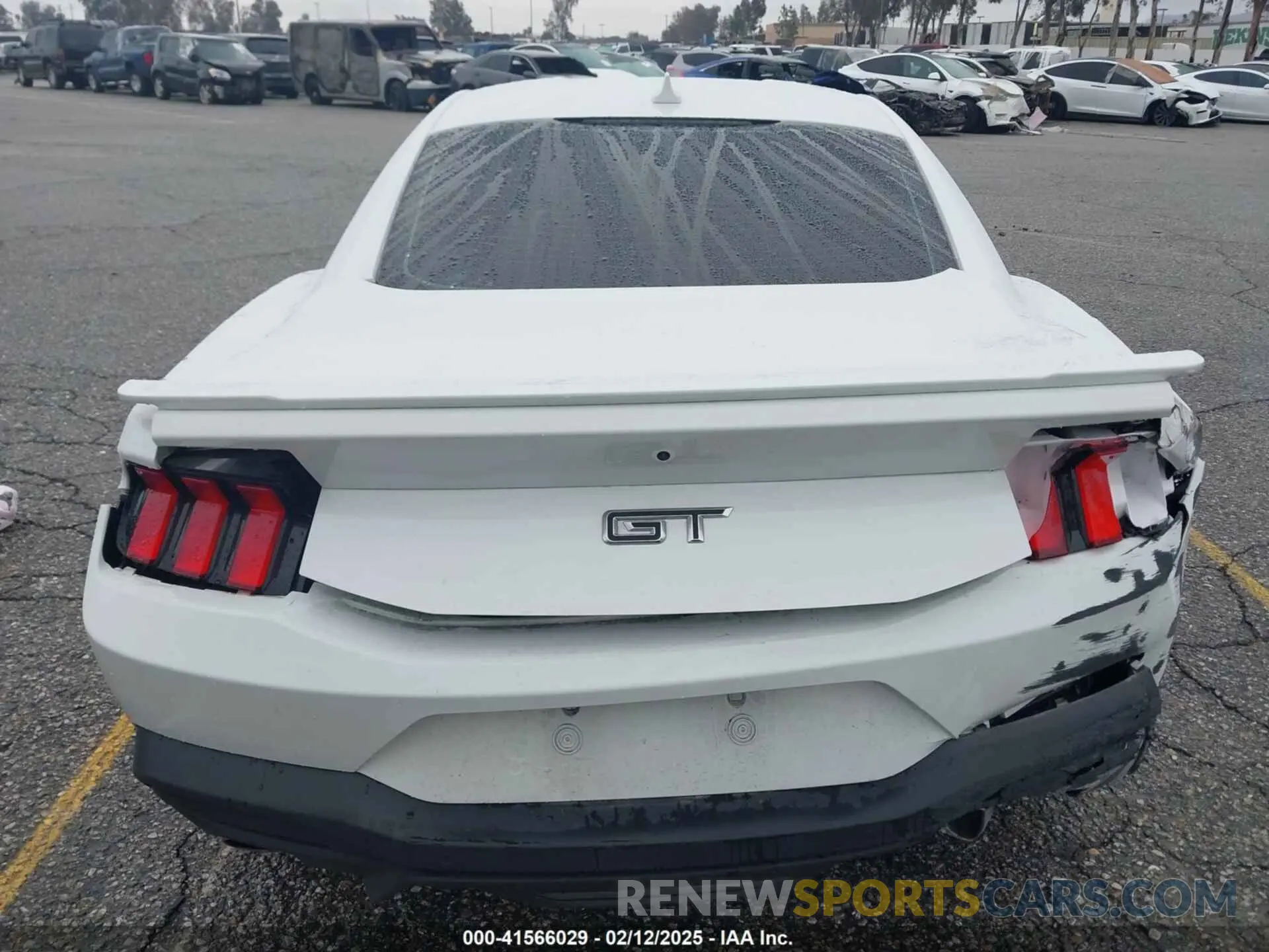 16 fotografías del automóvil dañado 1FA6P8CFXR5415224 FORD MUSTANG 2024