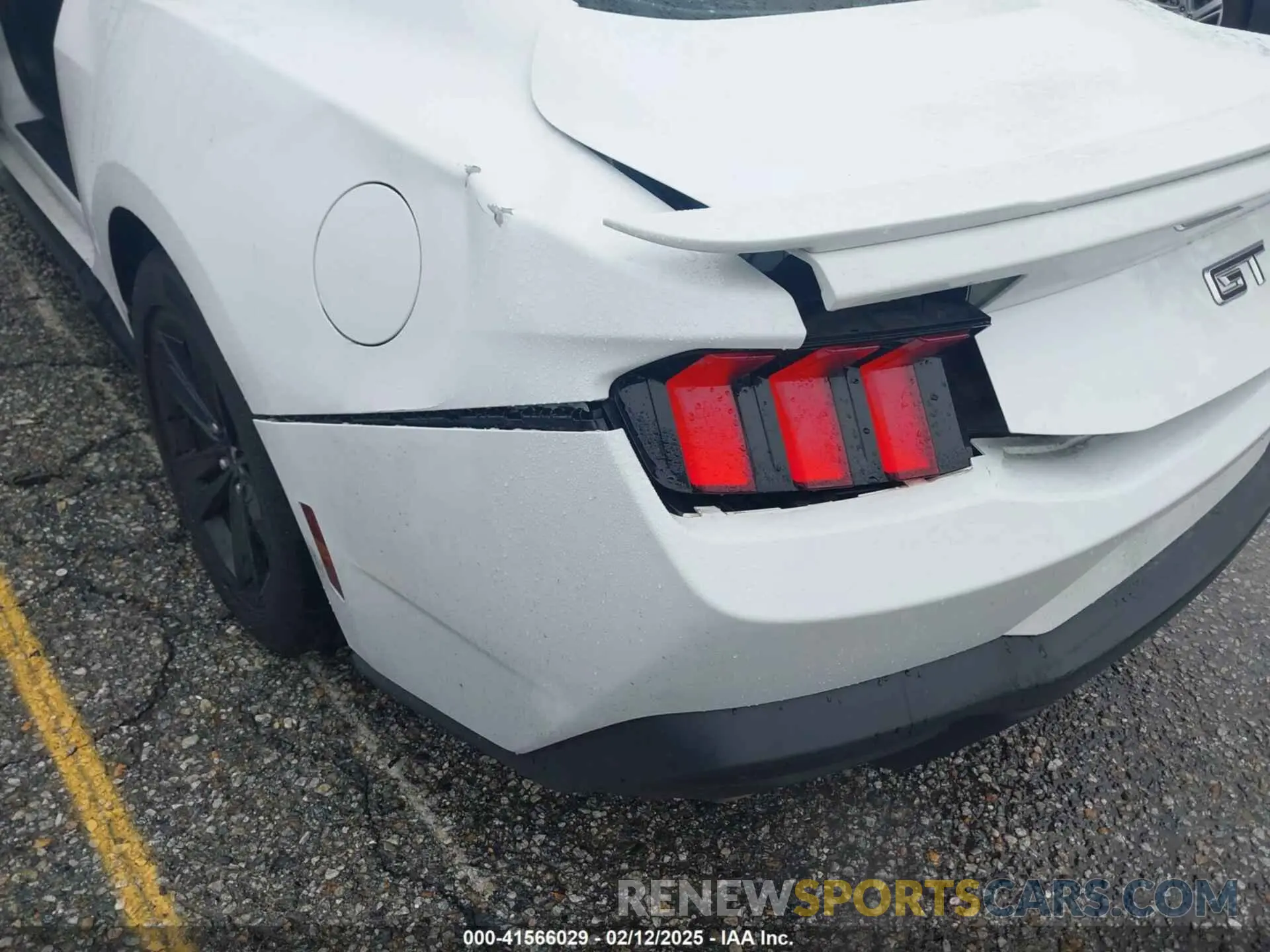 17 fotografías del automóvil dañado 1FA6P8CFXR5415224 FORD MUSTANG 2024