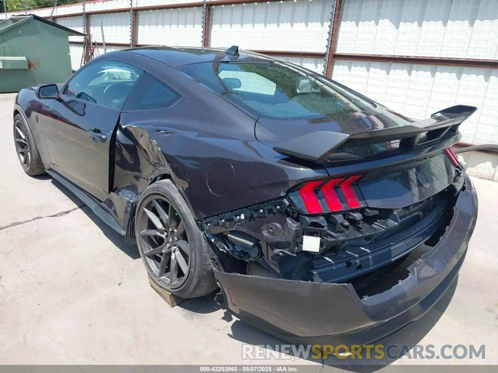 3 fotografías del automóvil dañado 1FA6P8R03R5506838 FORD MUSTANG 2024