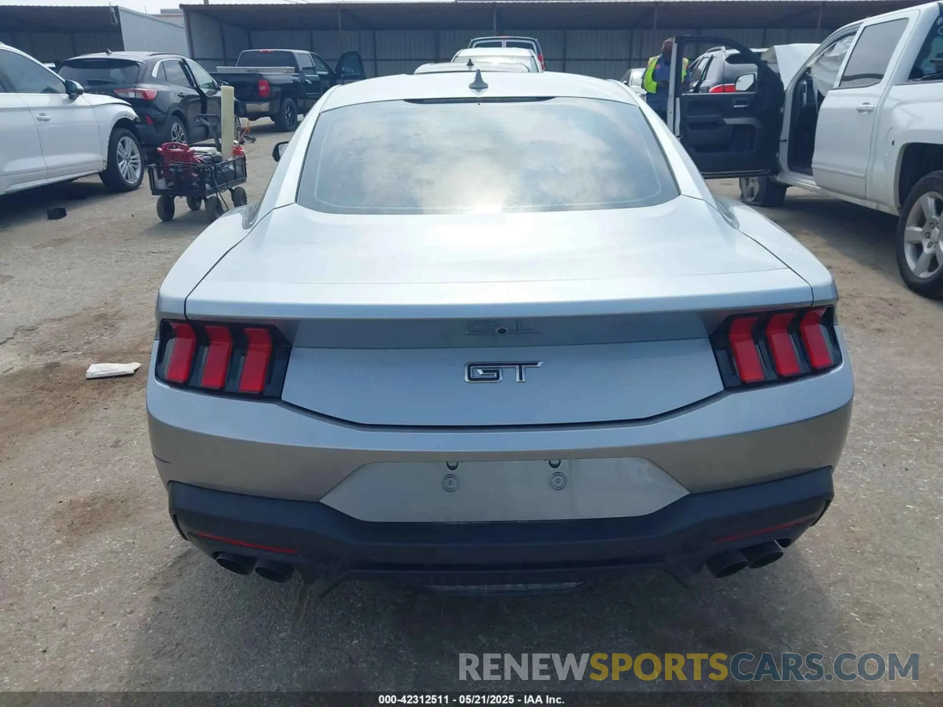 16 fotografías del automóvil dañado 1FA6P8TF5R5424803 FORD MUSTANG 2024