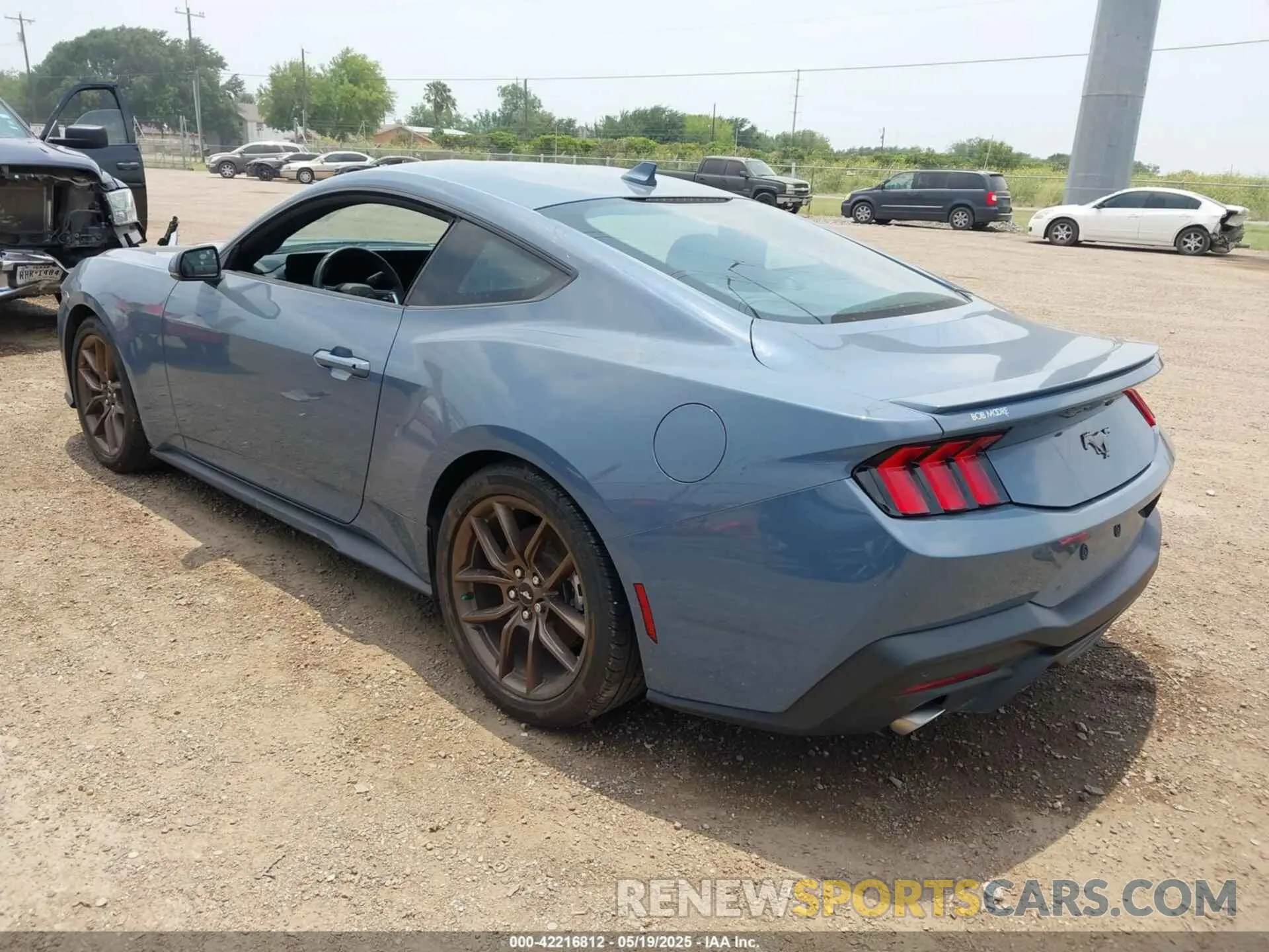 3 fotografías del automóvil dañado 1FA6P8TH1R5108414 FORD MUSTANG 2024