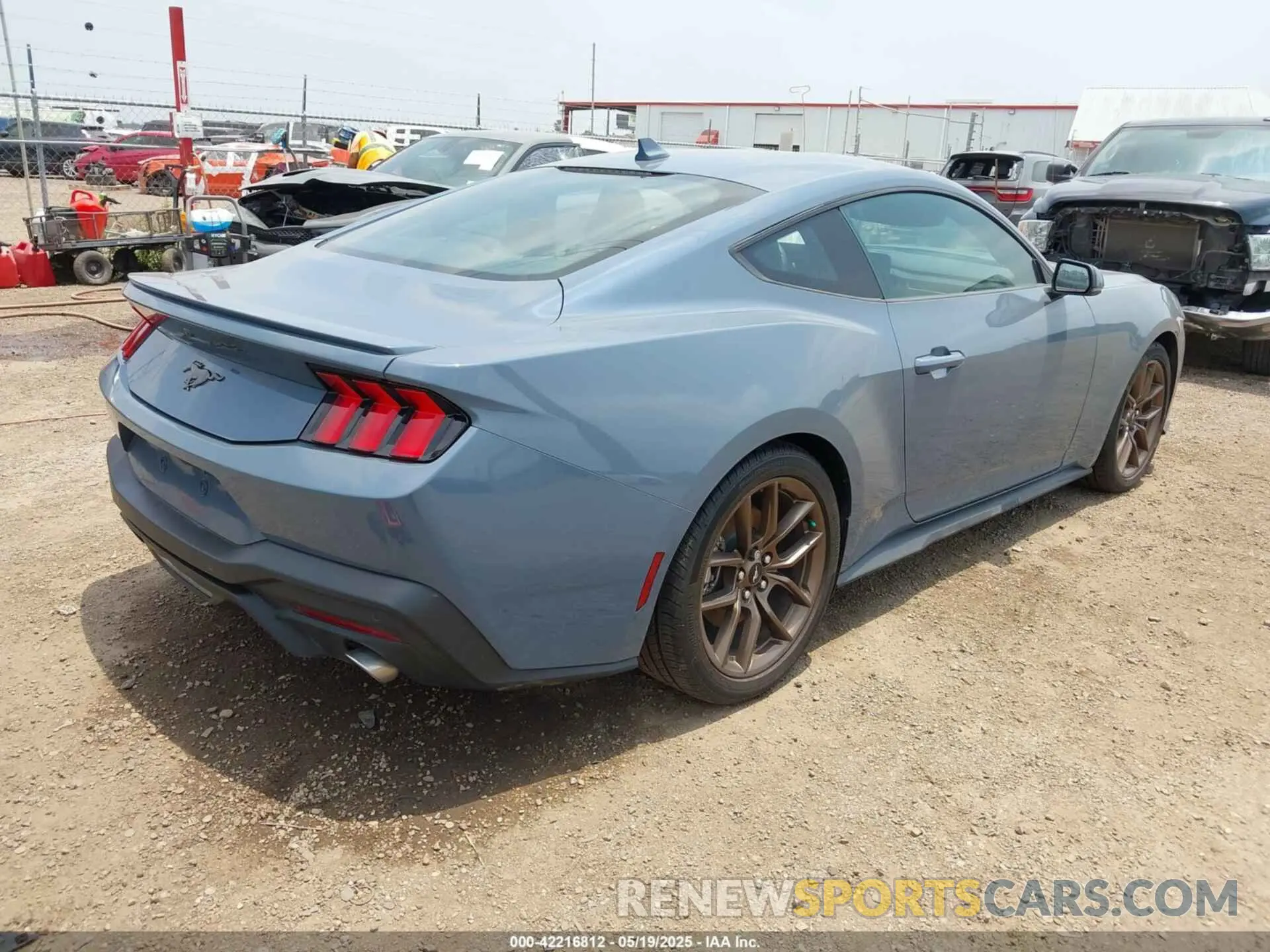 4 fotografías del automóvil dañado 1FA6P8TH1R5108414 FORD MUSTANG 2024