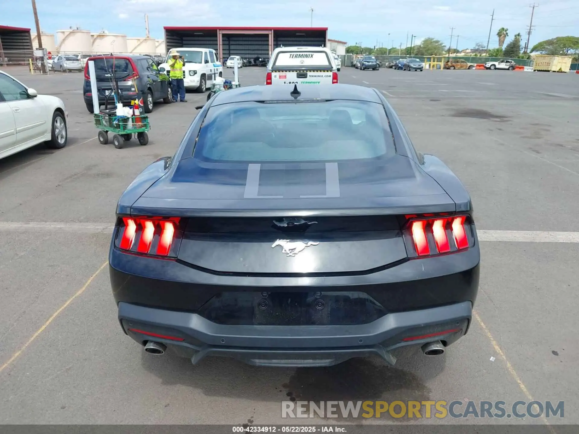 17 fotografías del automóvil dañado 1FA6P8TH3R5138370 FORD MUSTANG 2024