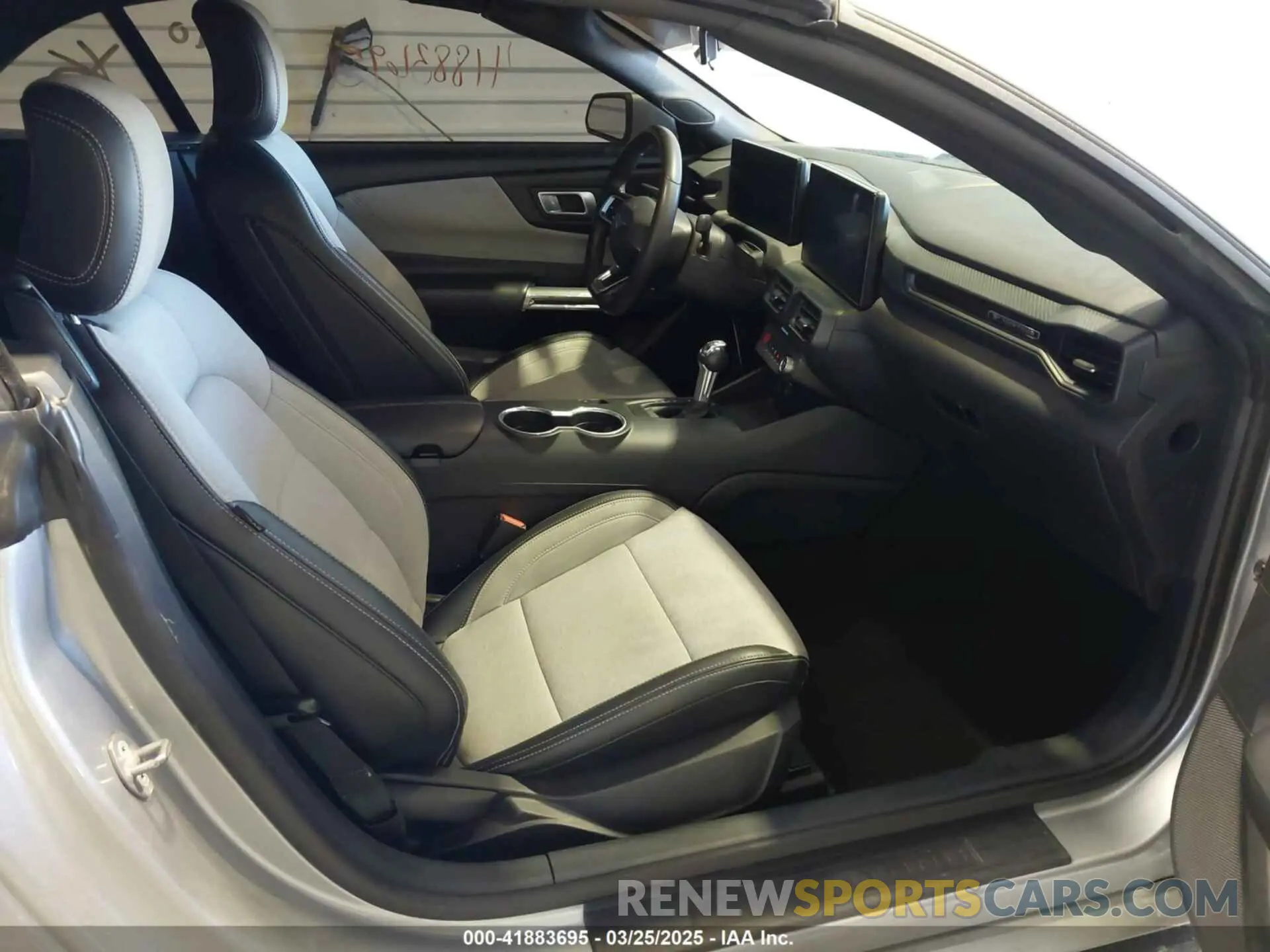 5 fotografías del automóvil dañado 1FAGP8UH4R5105848 FORD MUSTANG 2024