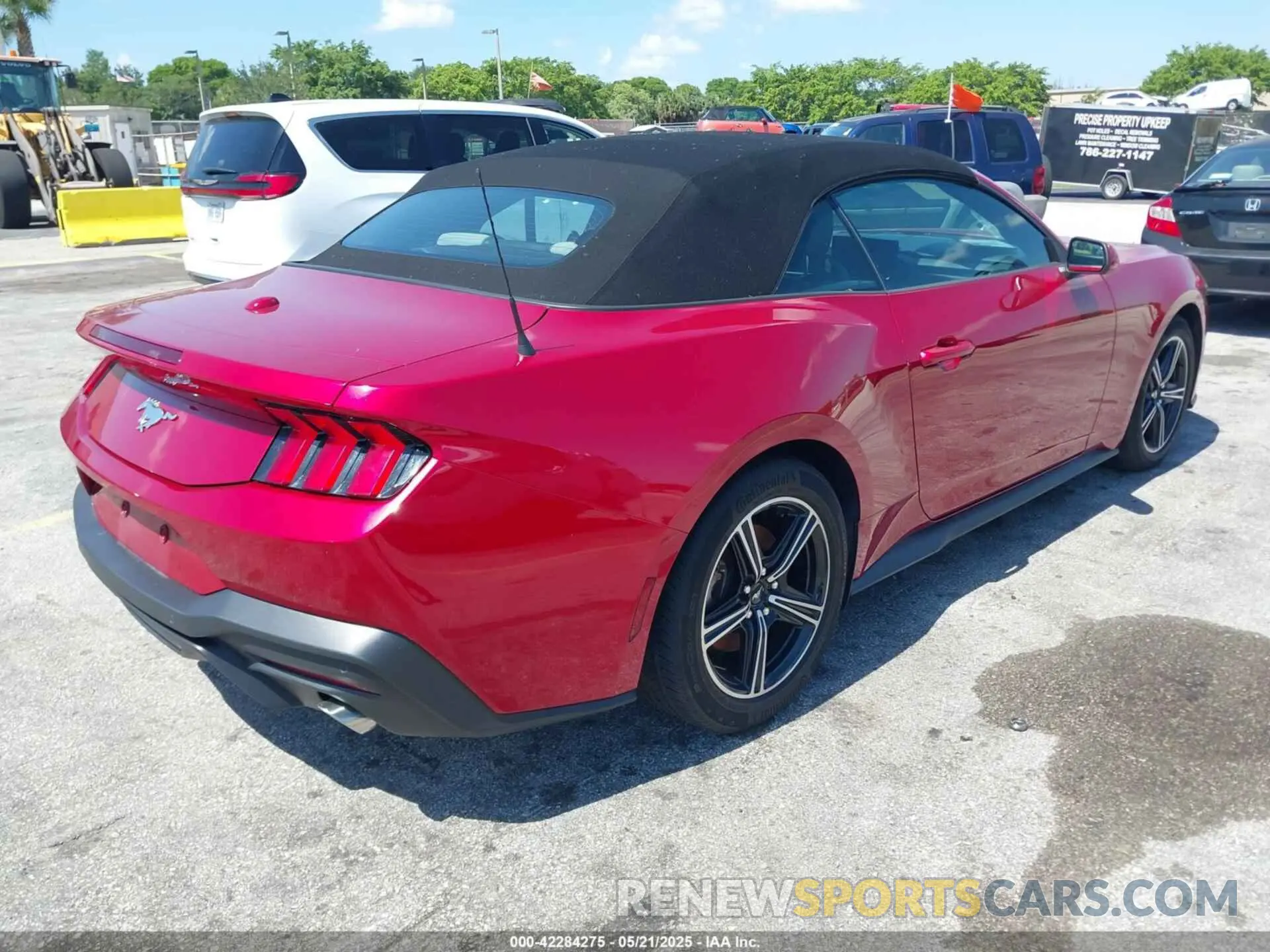 4 fotografías del automóvil dañado 1FAGP8UH9R5101942 FORD MUSTANG 2024