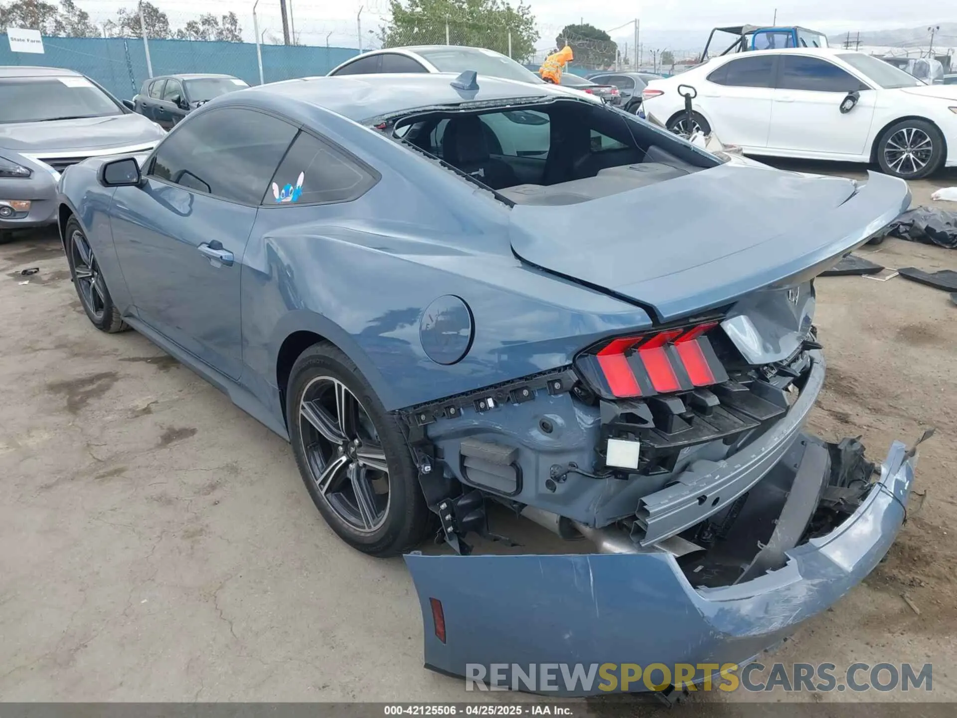 3 fotografías del automóvil dañado 1FA6P8TH8S5101594 FORD MUSTANG 2025