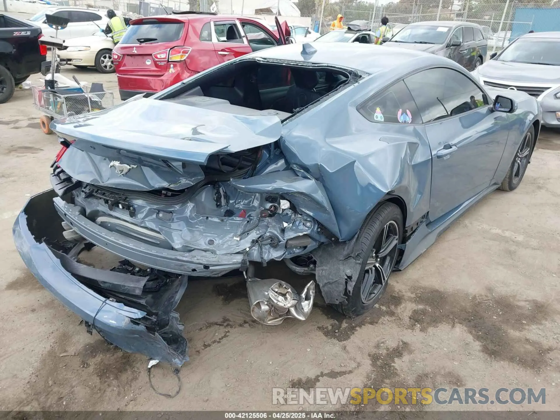 4 fotografías del automóvil dañado 1FA6P8TH8S5101594 FORD MUSTANG 2025