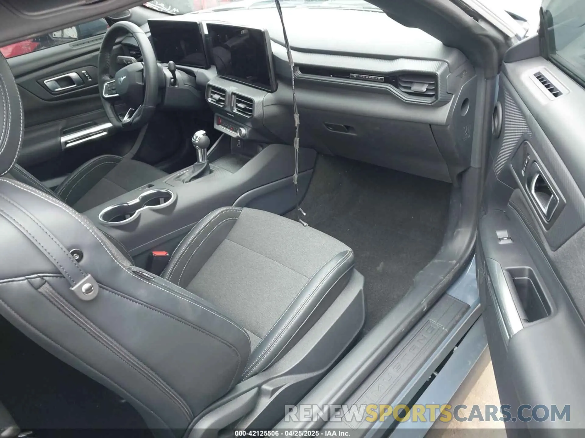 5 fotografías del automóvil dañado 1FA6P8TH8S5101594 FORD MUSTANG 2025