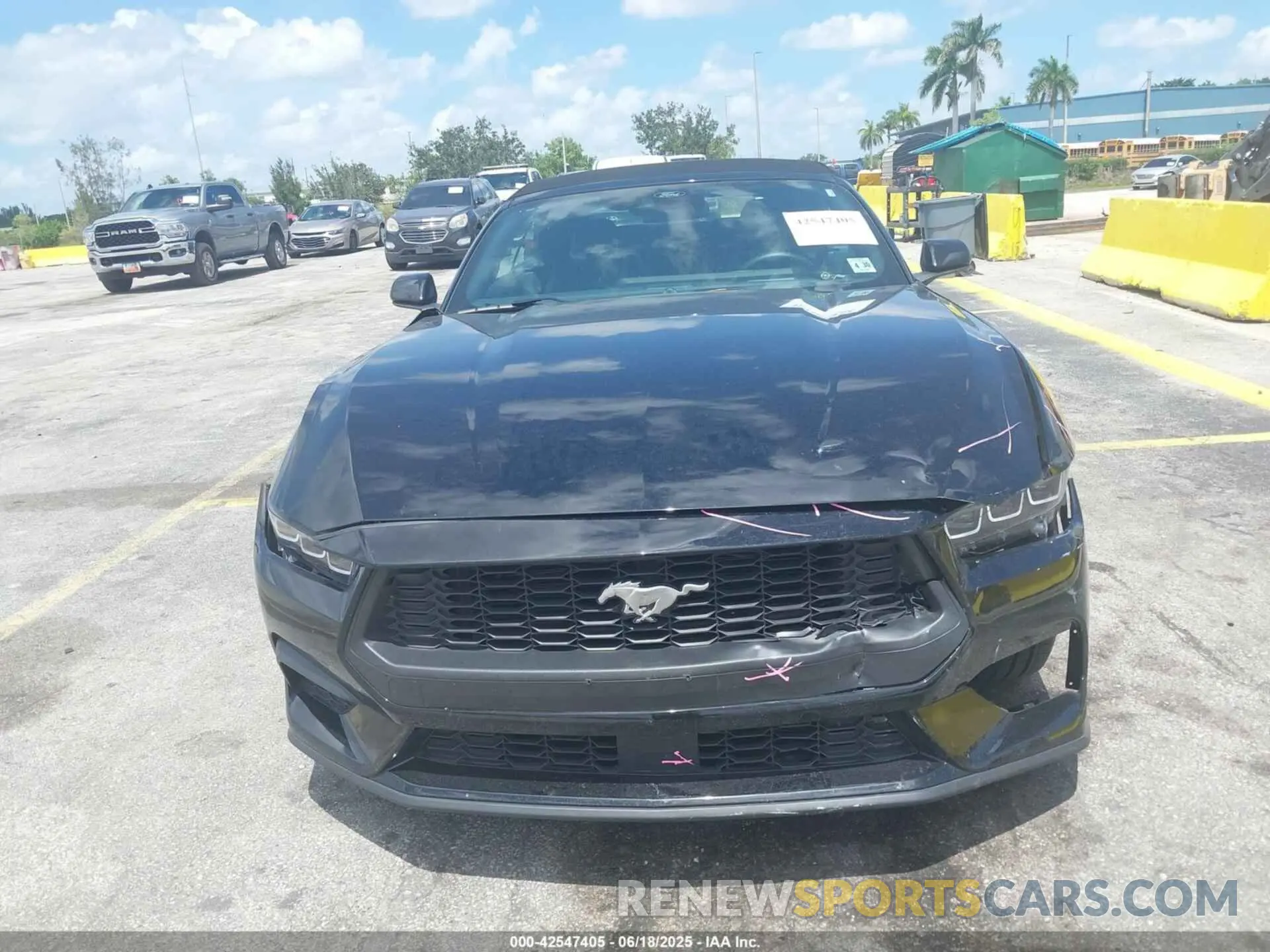13 fotografías del automóvil dañado 1FAGP8UH0S5105979 FORD MUSTANG 2025