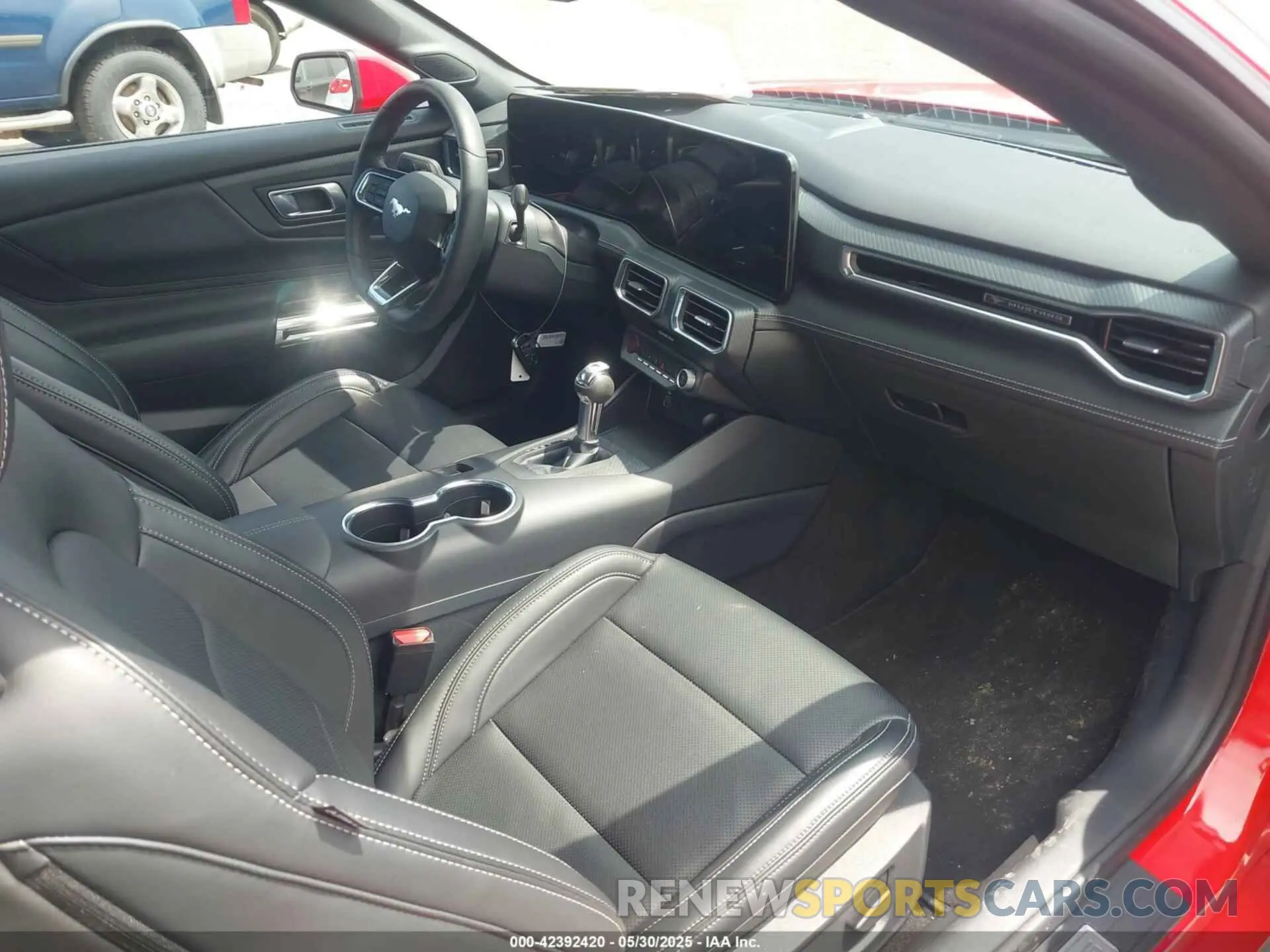 5 fotografías del automóvil dañado 1FAGP8UH4S5105130 FORD MUSTANG 2025