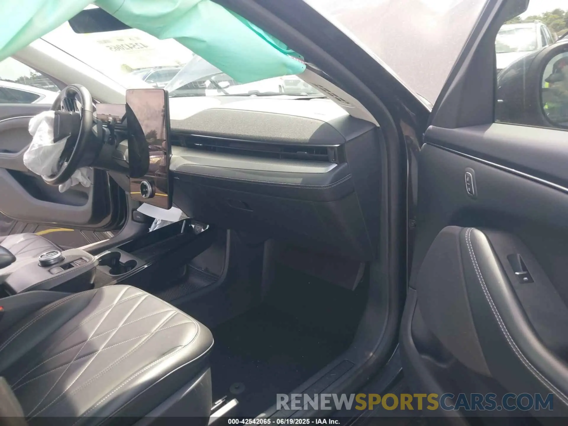 5 fotografías del automóvil dañado 3FMTK1RM4NMA41461 FORD MUSTANG MACH-E 2022