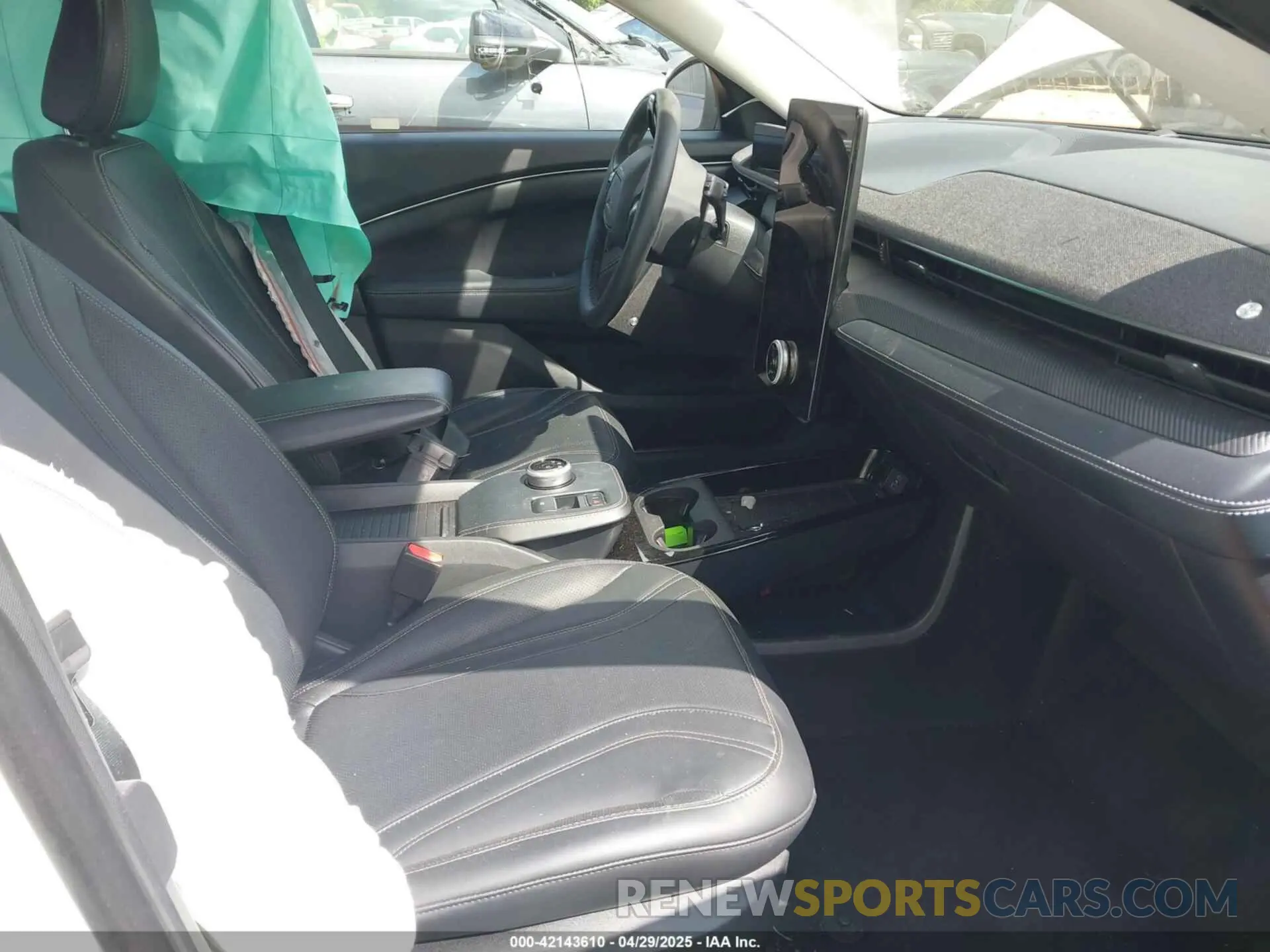 5 fotografías del automóvil dañado 3FMTK3R48PMA72033 FORD MUSTANG MACH-E 2023