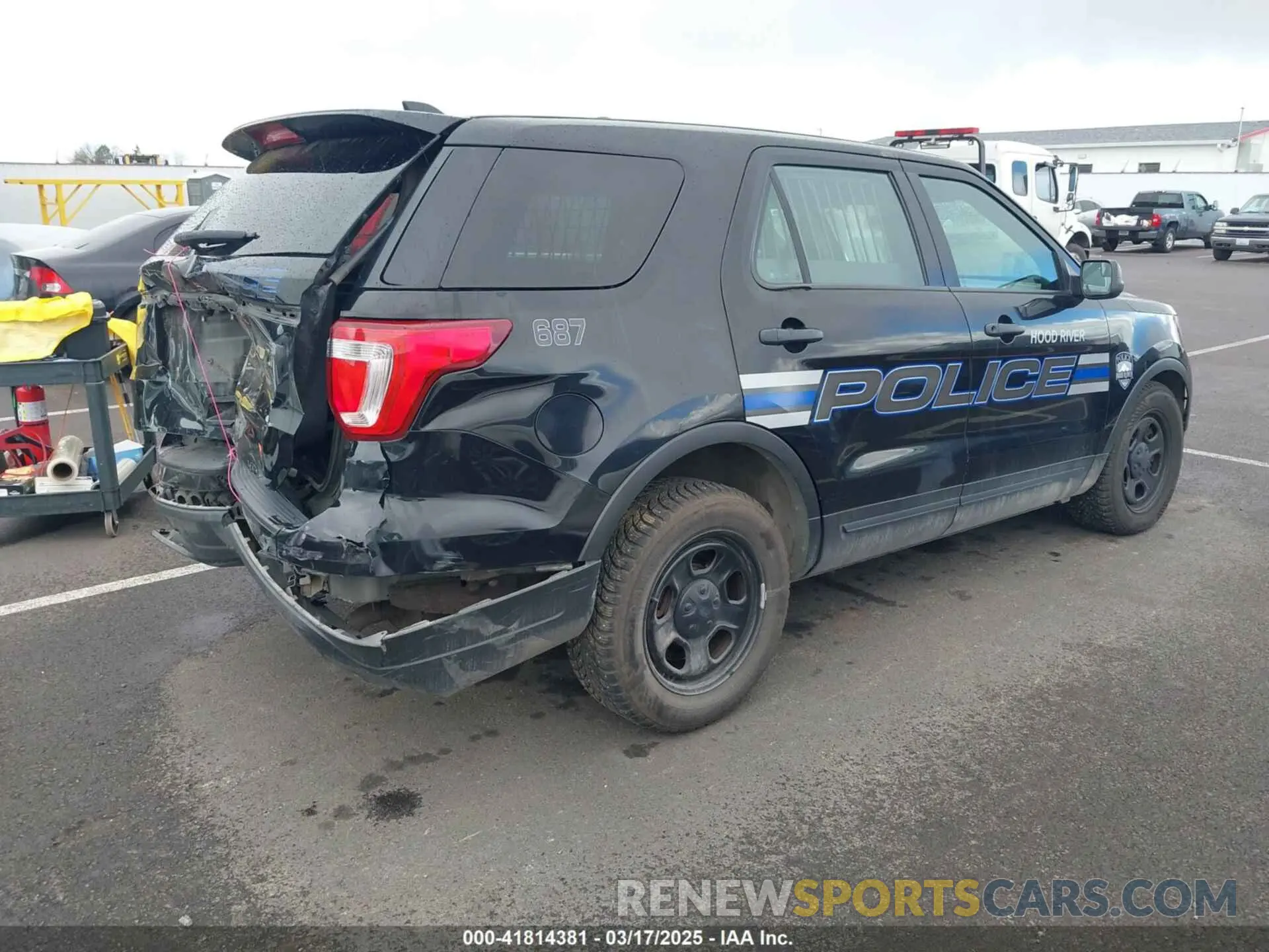4 fotografías del automóvil dañado 1FM5K8AR4KGA20043 FORD POLICE INTERCEPTOR 2019
