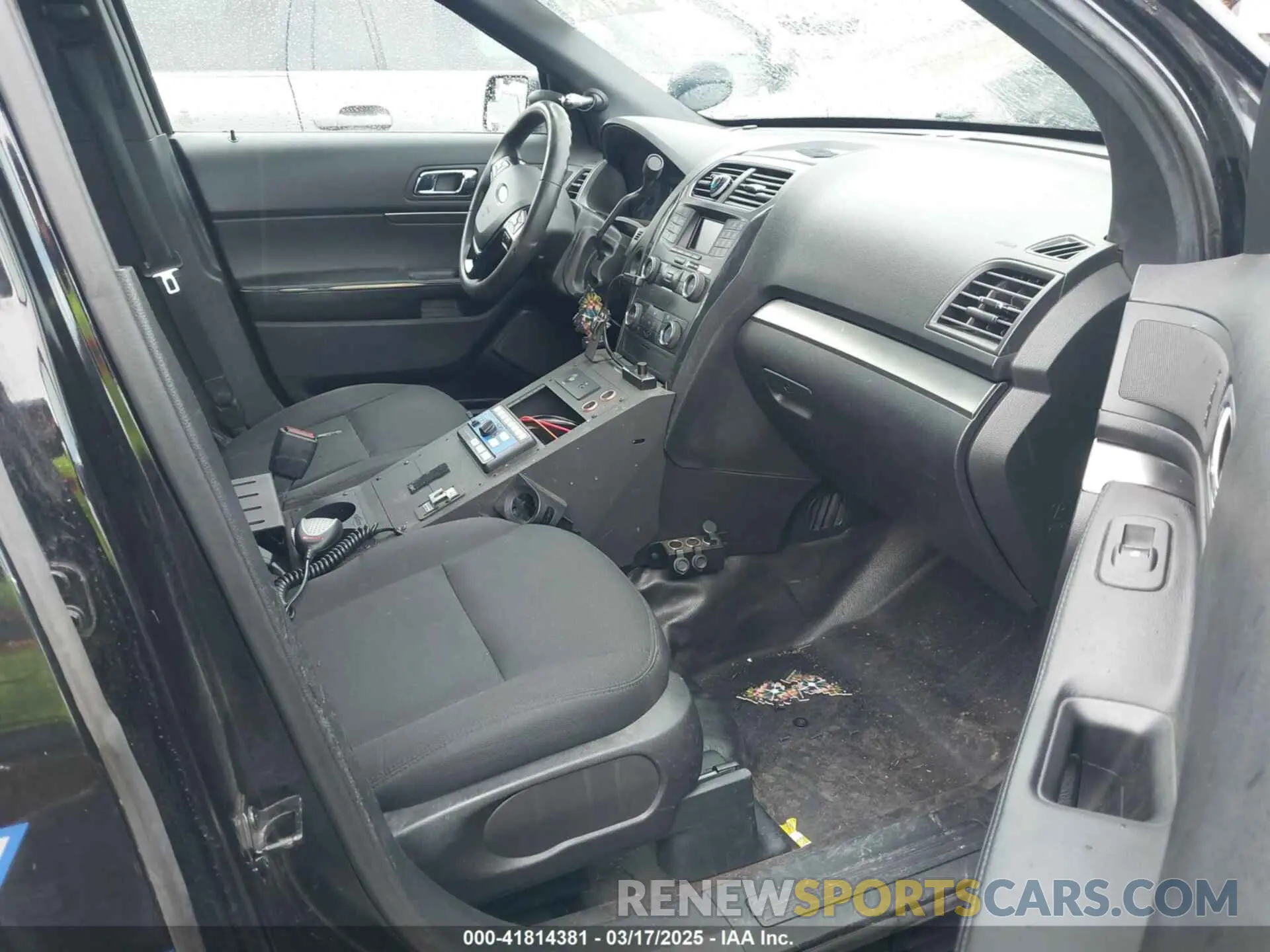 5 fotografías del automóvil dañado 1FM5K8AR4KGA20043 FORD POLICE INTERCEPTOR 2019