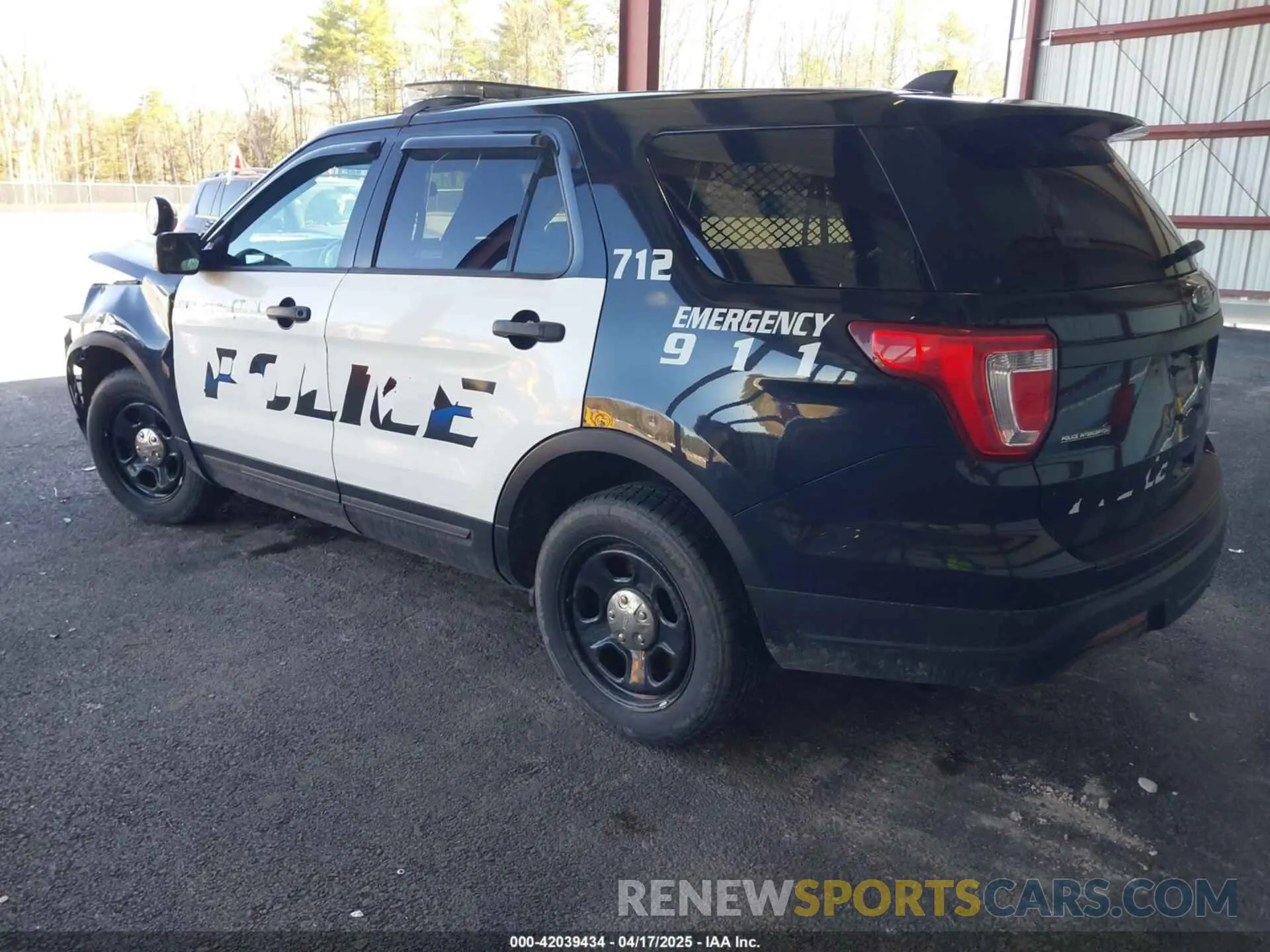 3 fotografías del automóvil dañado 1FM5K8AR4KGA20074 FORD POLICE INTERCEPTOR 2019