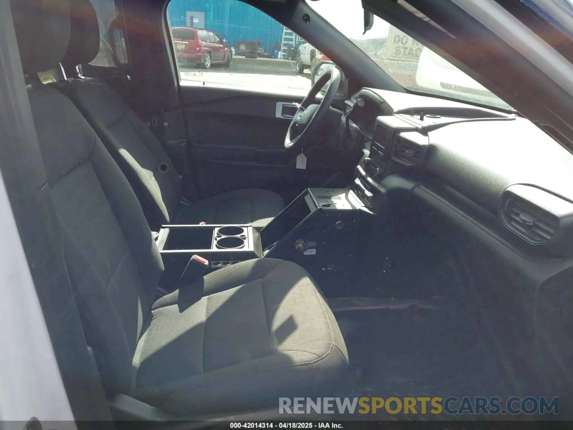5 fotografías del automóvil dañado 1FM5K8AB2LGA83906 FORD POLICE INTERCEPTOR 2020