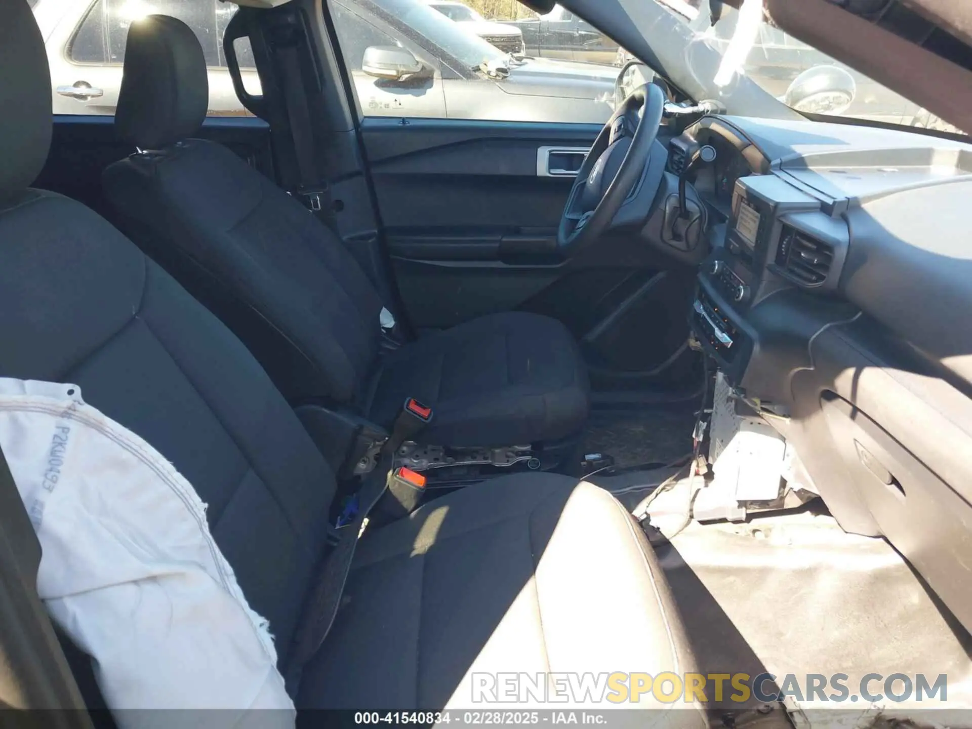 5 fotografías del automóvil dañado 1FM5K8ABXLGB84661 FORD POLICE INTERCEPTOR 2020