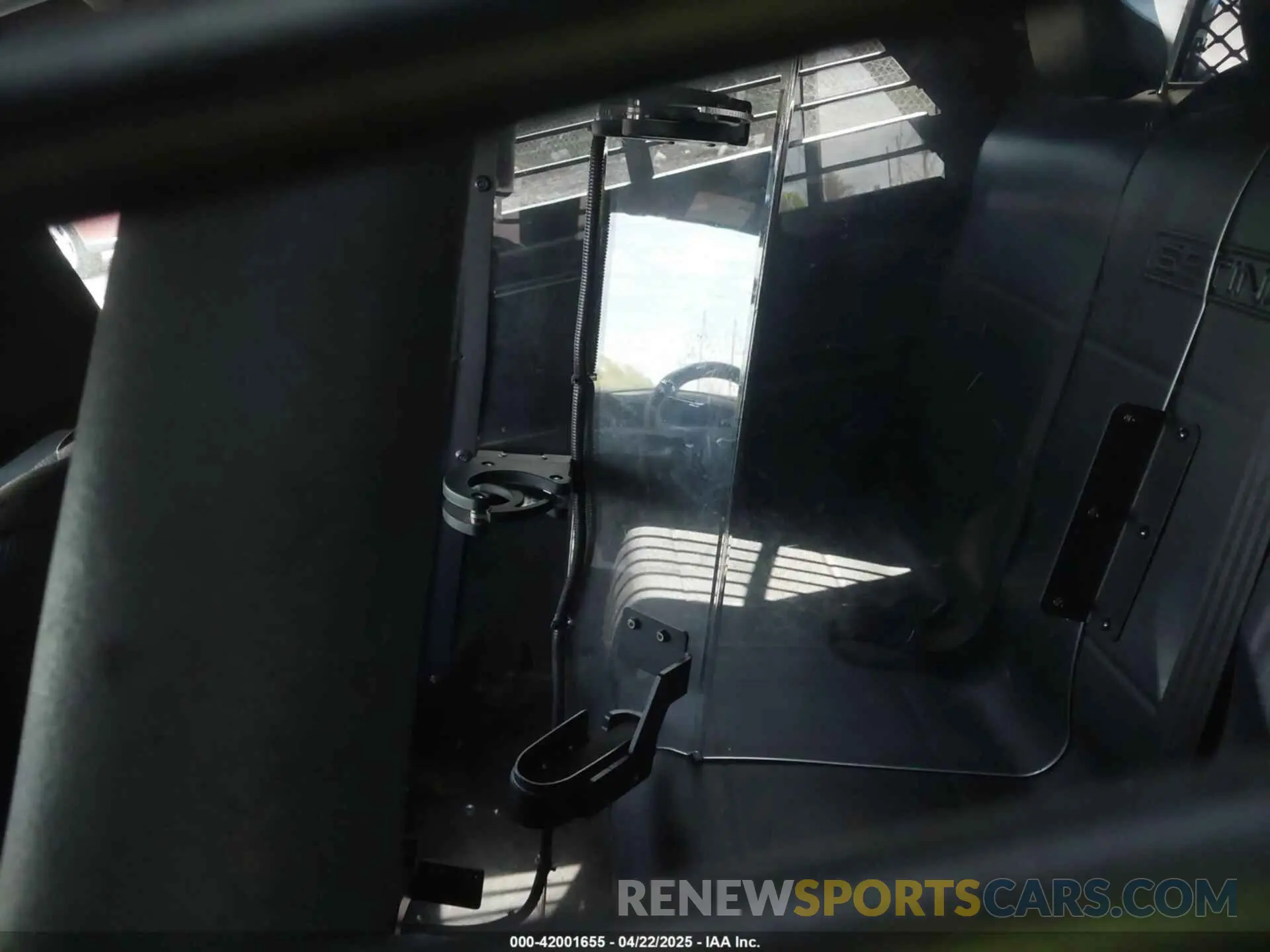 8 fotografías del automóvil dañado 1FM5K8AW7LGC14637 FORD POLICE INTERCEPTOR 2020