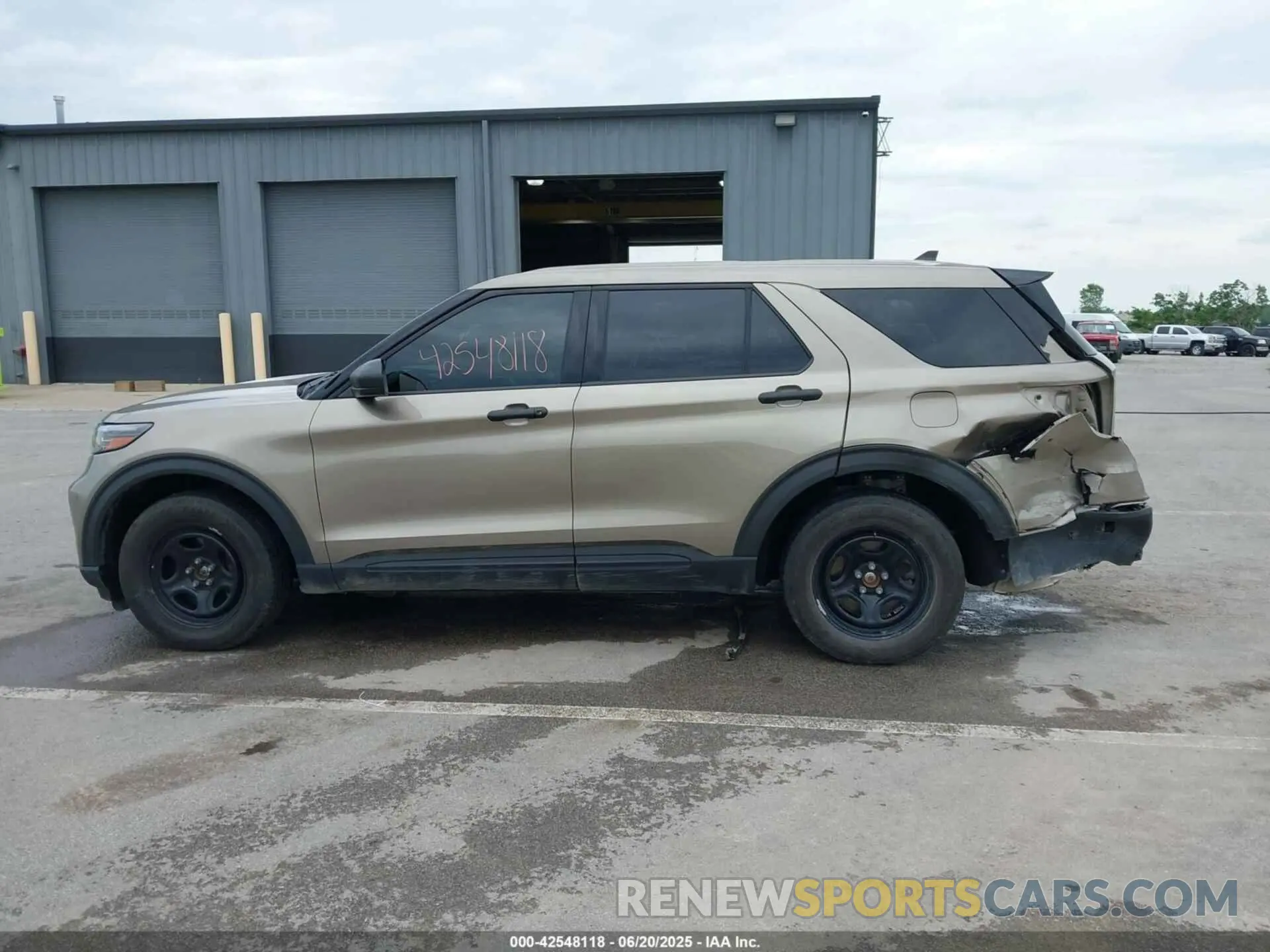 14 fotografías del automóvil dañado 1FM5K8AB2MGA18314 FORD POLICE INTERCEPTOR 2021