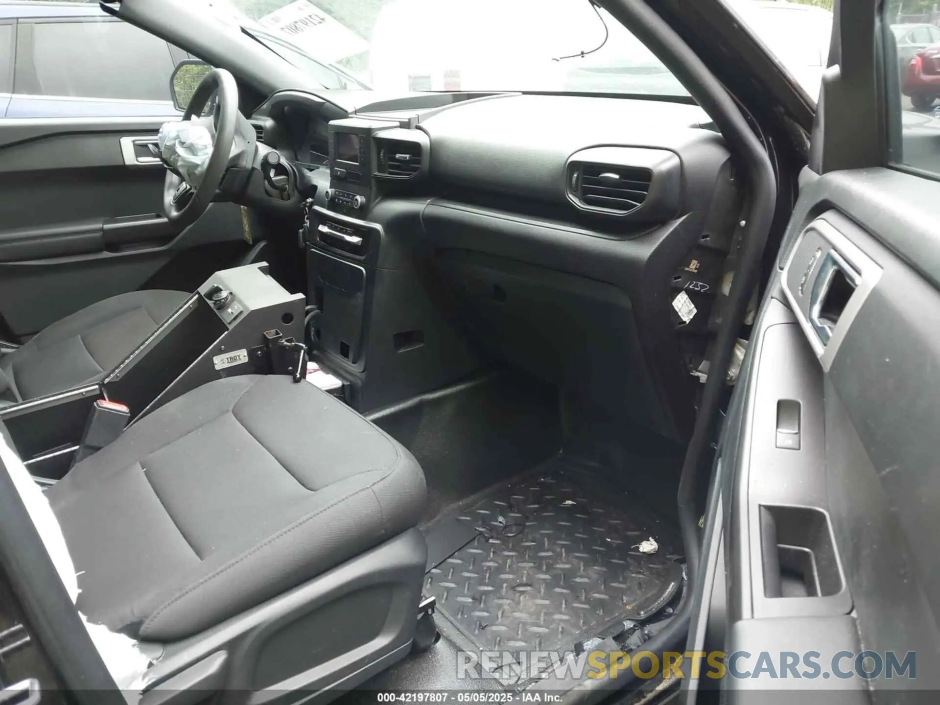 5 fotografías del automóvil dañado 1FM5K8AB4MGC02122 FORD POLICE INTERCEPTOR 2021
