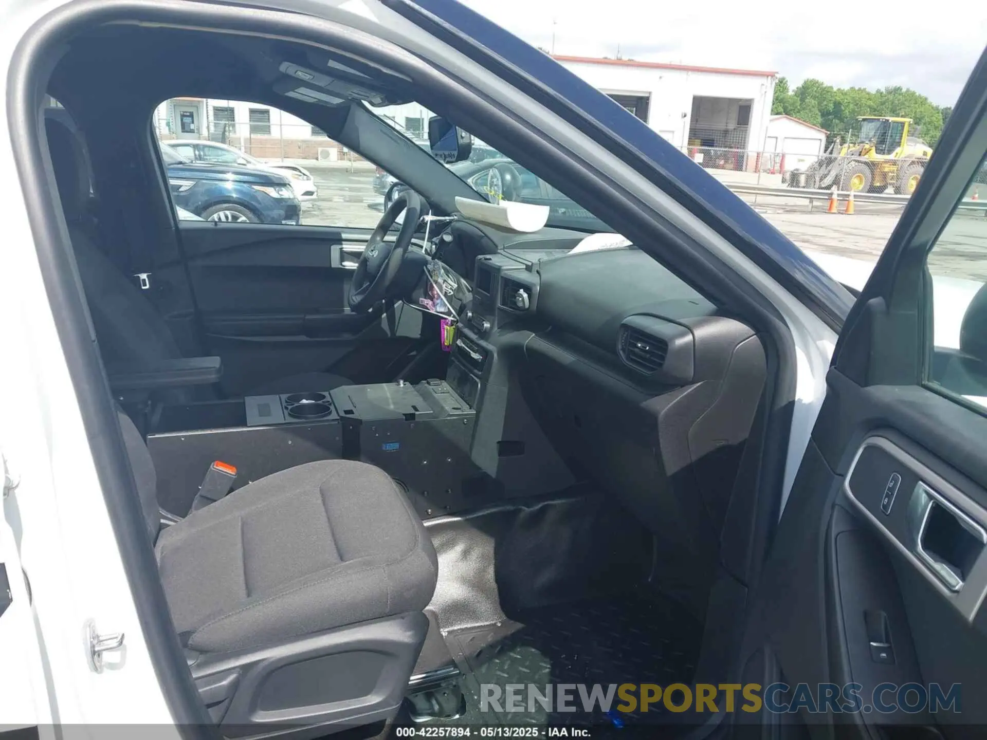 5 fotografías del automóvil dañado 1FM5K8AB4MGC31524 FORD POLICE INTERCEPTOR 2021