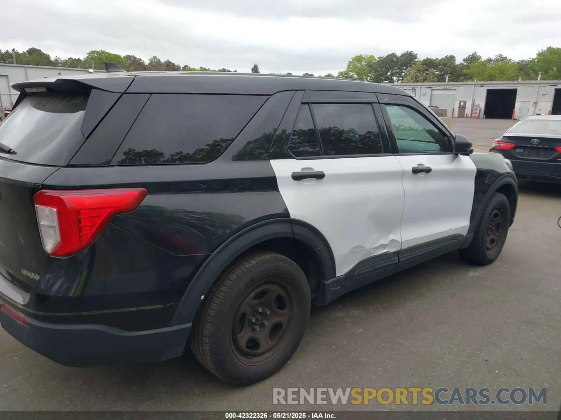 13 fotografías del automóvil dañado 1FM5K8AB7MGA43175 FORD POLICE INTERCEPTOR 2021