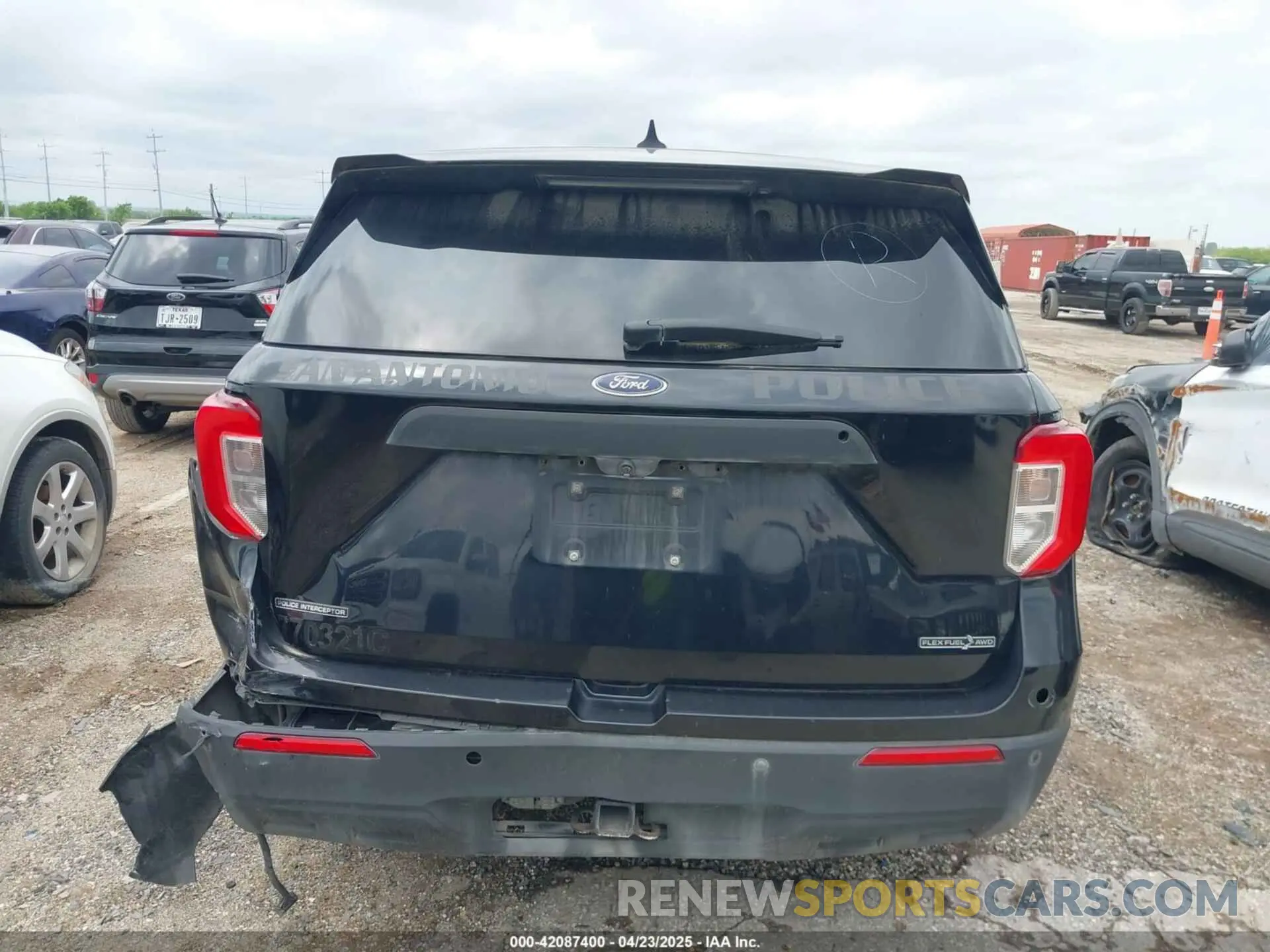 15 fotografías del automóvil dañado 1FM5K8ABXMGA46944 FORD POLICE INTERCEPTOR 2021