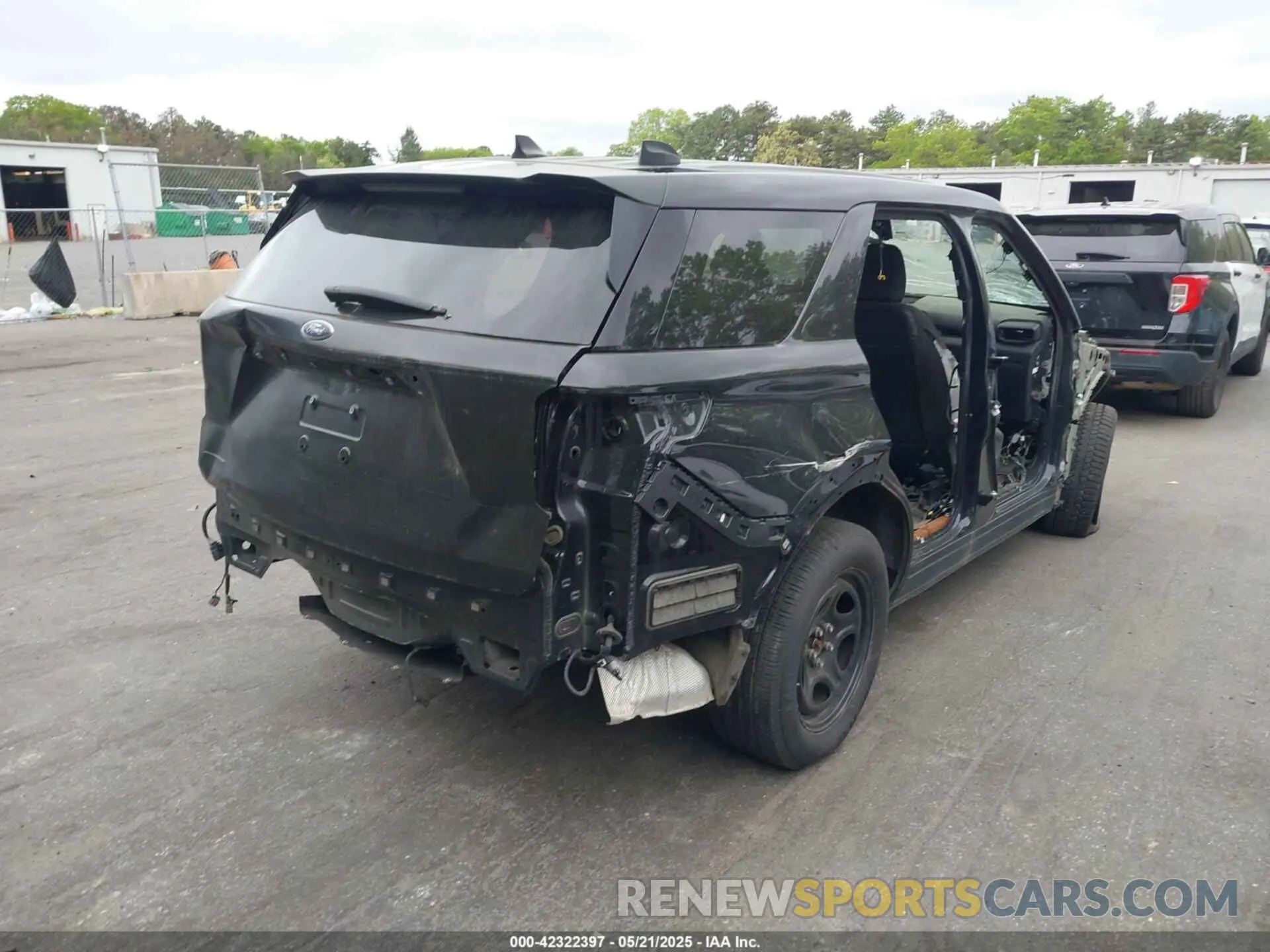 4 fotografías del automóvil dañado 1FM5K8AW9MNA01153 FORD POLICE INTERCEPTOR 2021