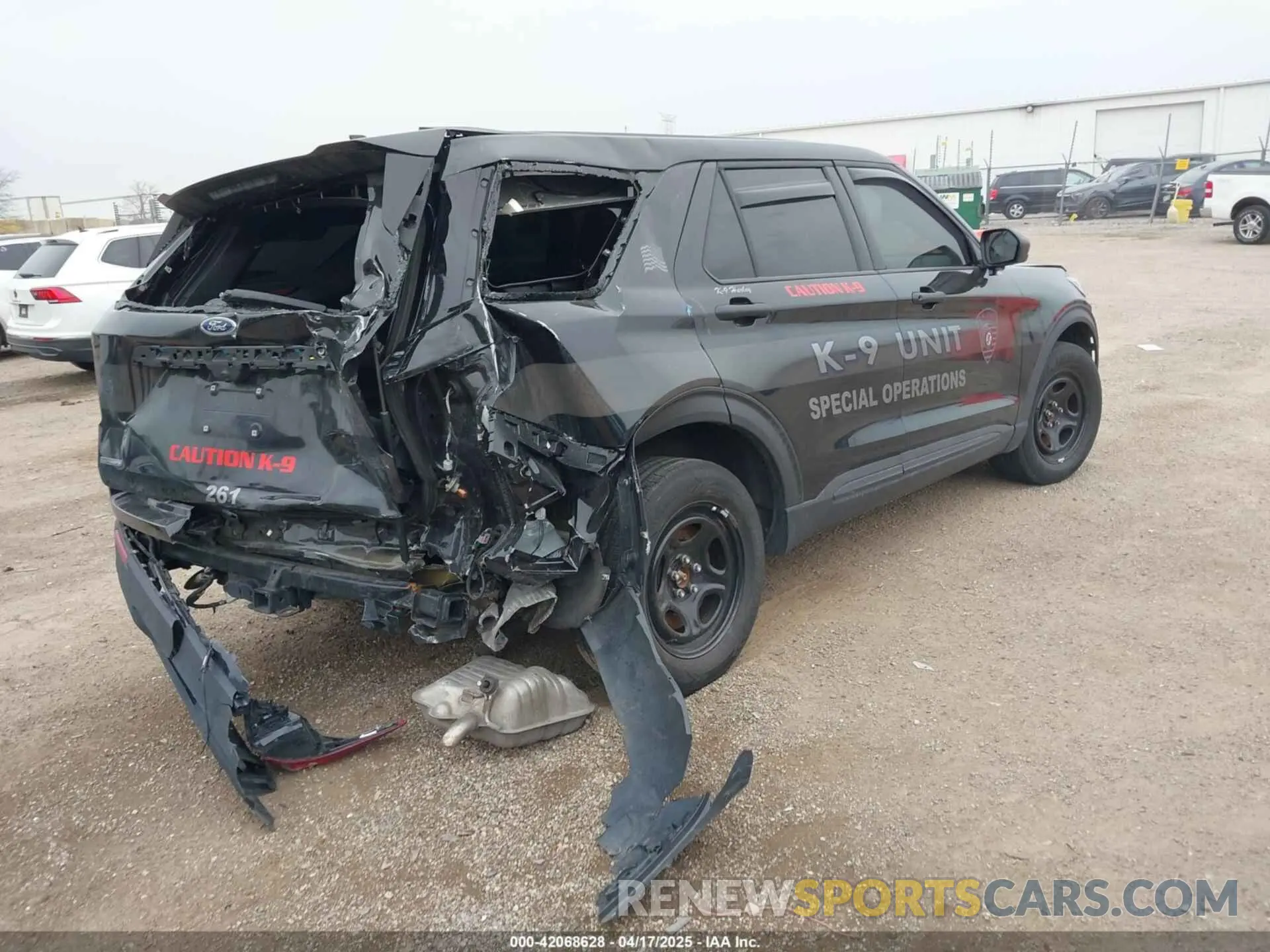 4 fotografías del automóvil dañado 1FM5K8AB1PGA03761 FORD POLICE INTERCEPTOR 2023