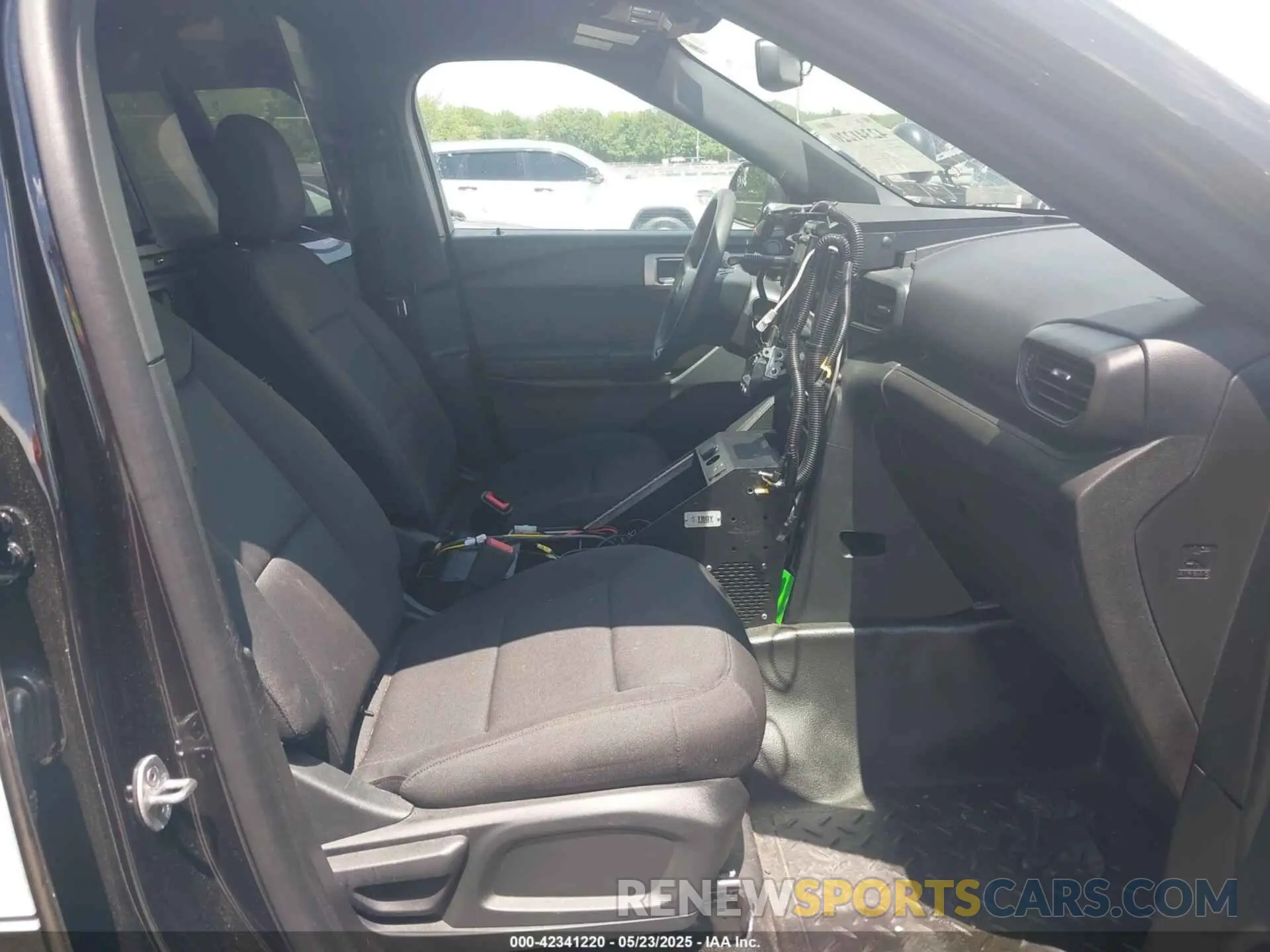 5 fotografías del automóvil dañado 1FM5K8AB1PGC18265 FORD POLICE INTERCEPTOR 2023