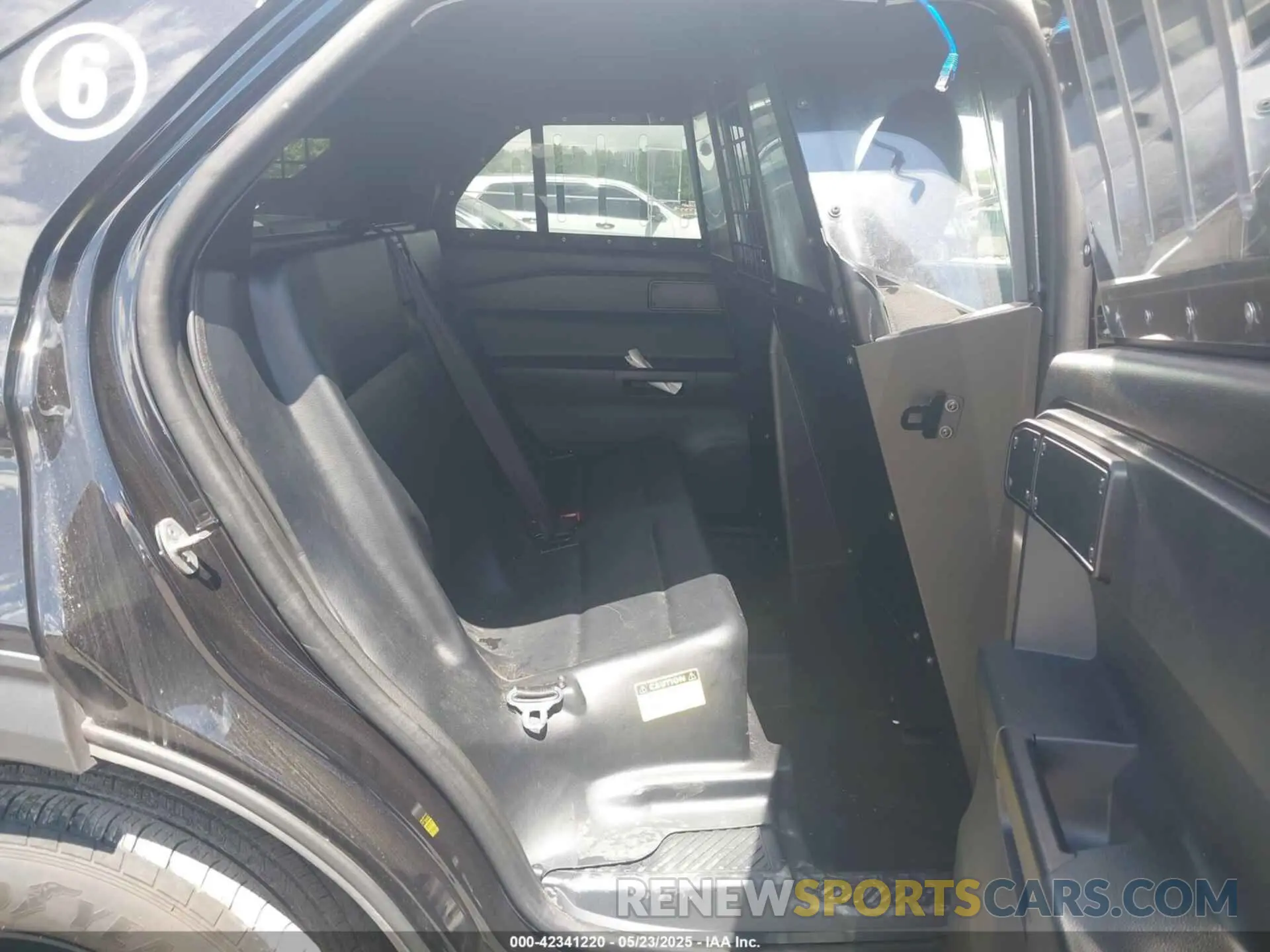 8 fotografías del automóvil dañado 1FM5K8AB1PGC18265 FORD POLICE INTERCEPTOR 2023