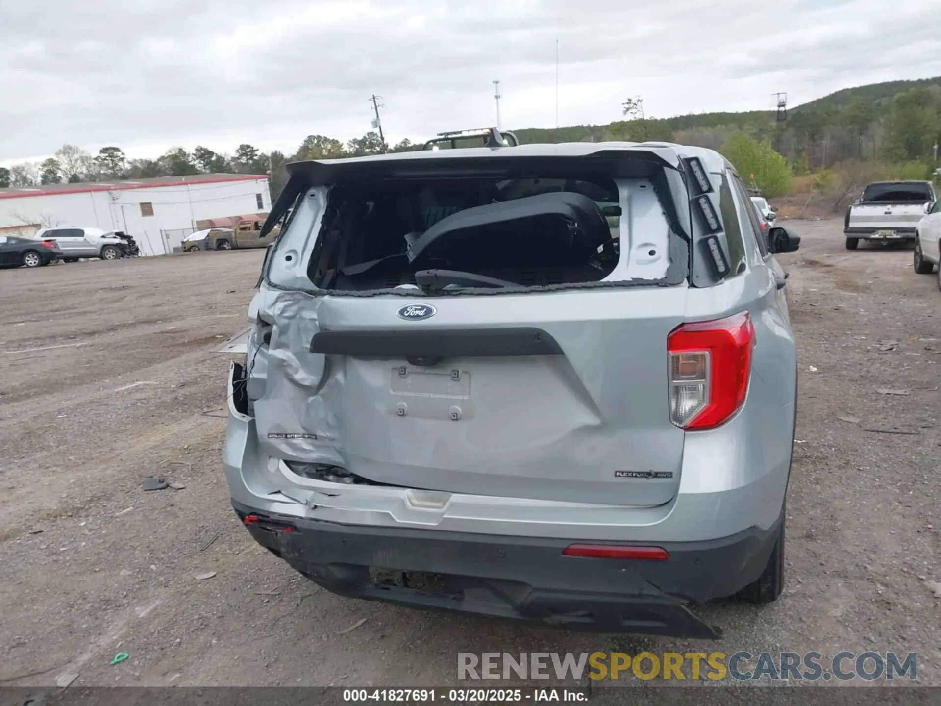 16 fotografías del automóvil dañado 1FM5K8AB2PGA36574 FORD POLICE INTERCEPTOR 2023