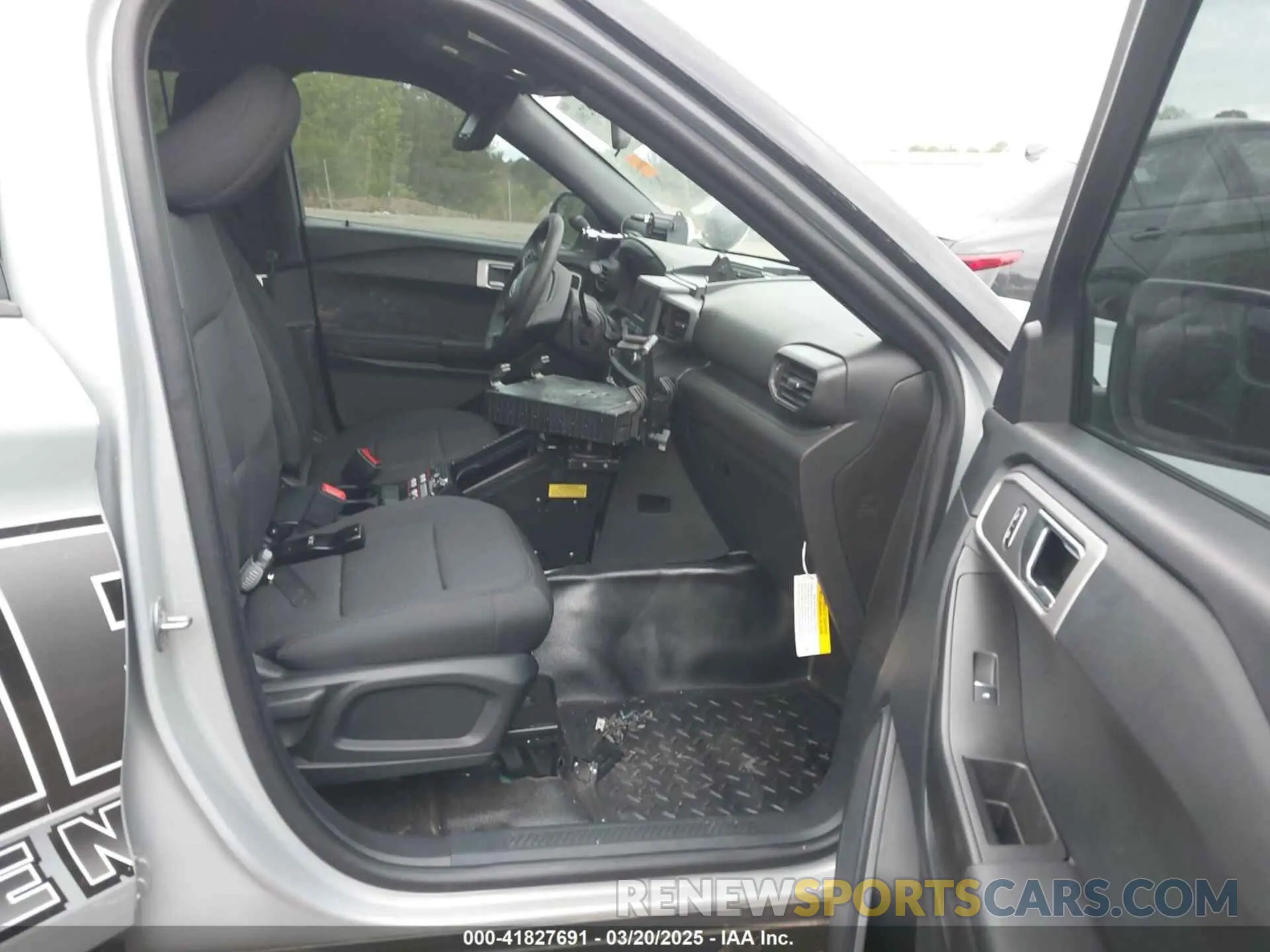 5 fotografías del automóvil dañado 1FM5K8AB2PGA36574 FORD POLICE INTERCEPTOR 2023