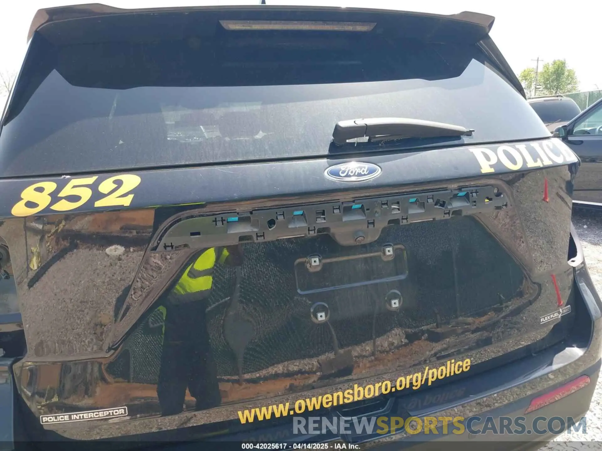 17 fotografías del automóvil dañado 1FM5K8AB3PGB15431 FORD POLICE INTERCEPTOR 2023