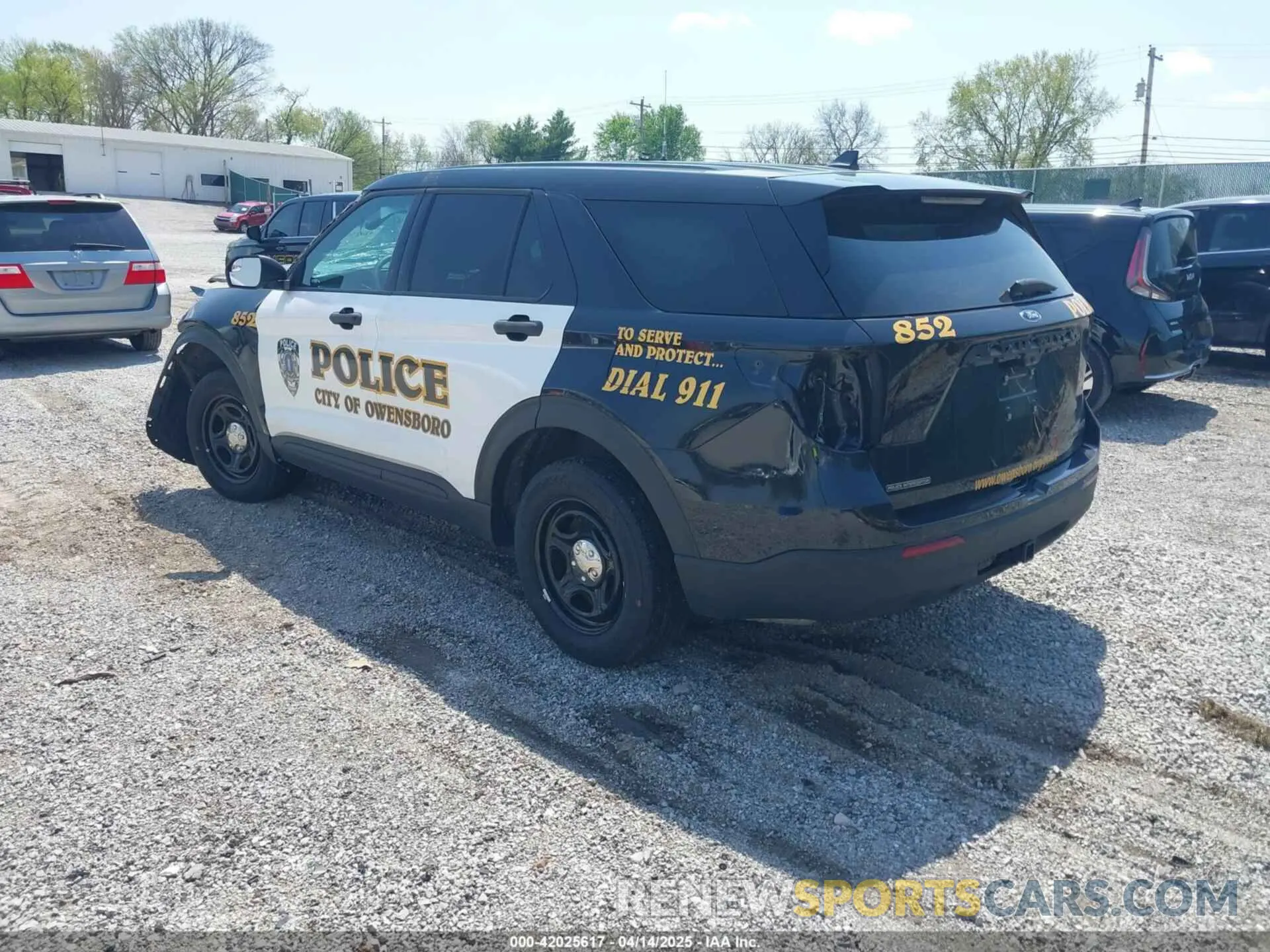 3 fotografías del automóvil dañado 1FM5K8AB3PGB15431 FORD POLICE INTERCEPTOR 2023