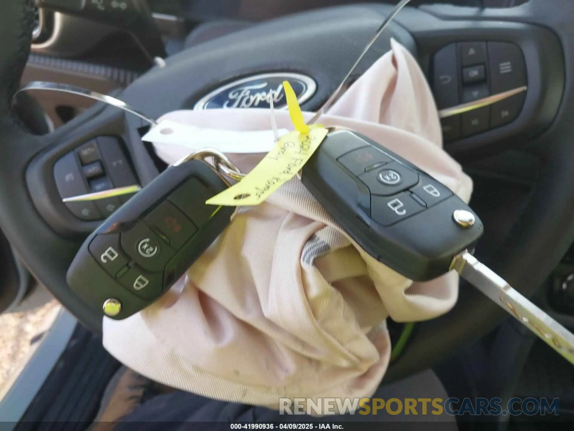 11 fotografías del automóvil dañado 1FTER4GHXRLE59319 FORD RANGER 2024