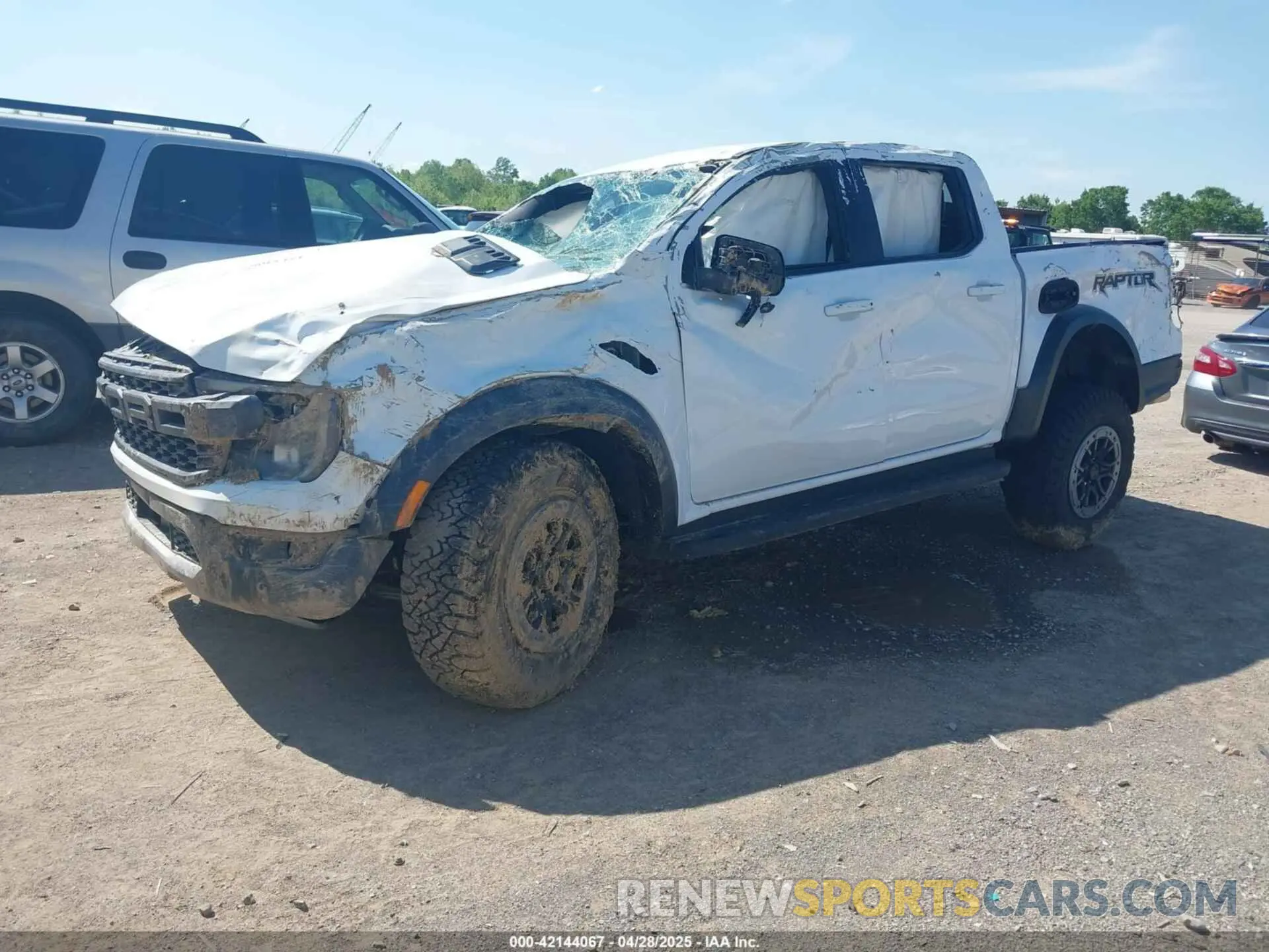 2 fotografías del automóvil dañado 1FTER4LR8RLE48320 FORD RANGER 2024