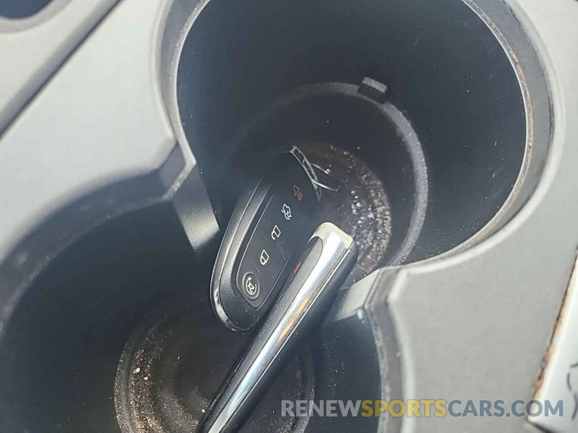 17 fotografías del automóvil dañado 1FAHP2E82KG100559 FORD TAURUS 2019