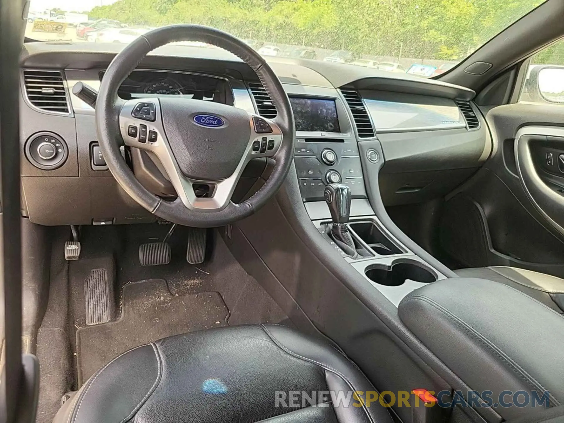 24 fotografías del automóvil dañado 1FAHP2E82KG100559 FORD TAURUS 2019